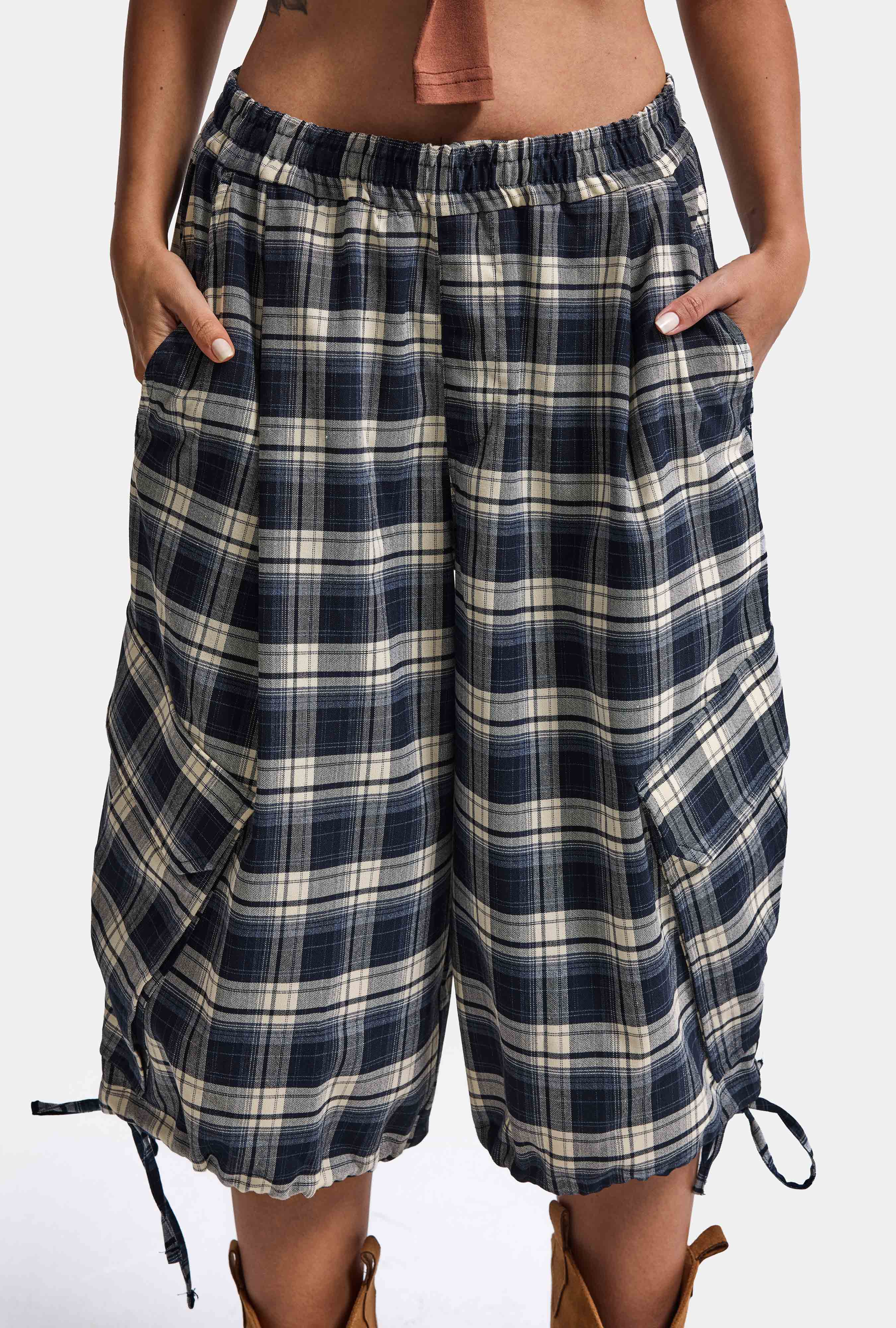 Kadın Laci Ekose W6-56 Maxi Kargo Cep Tasarım Bermuda Şort