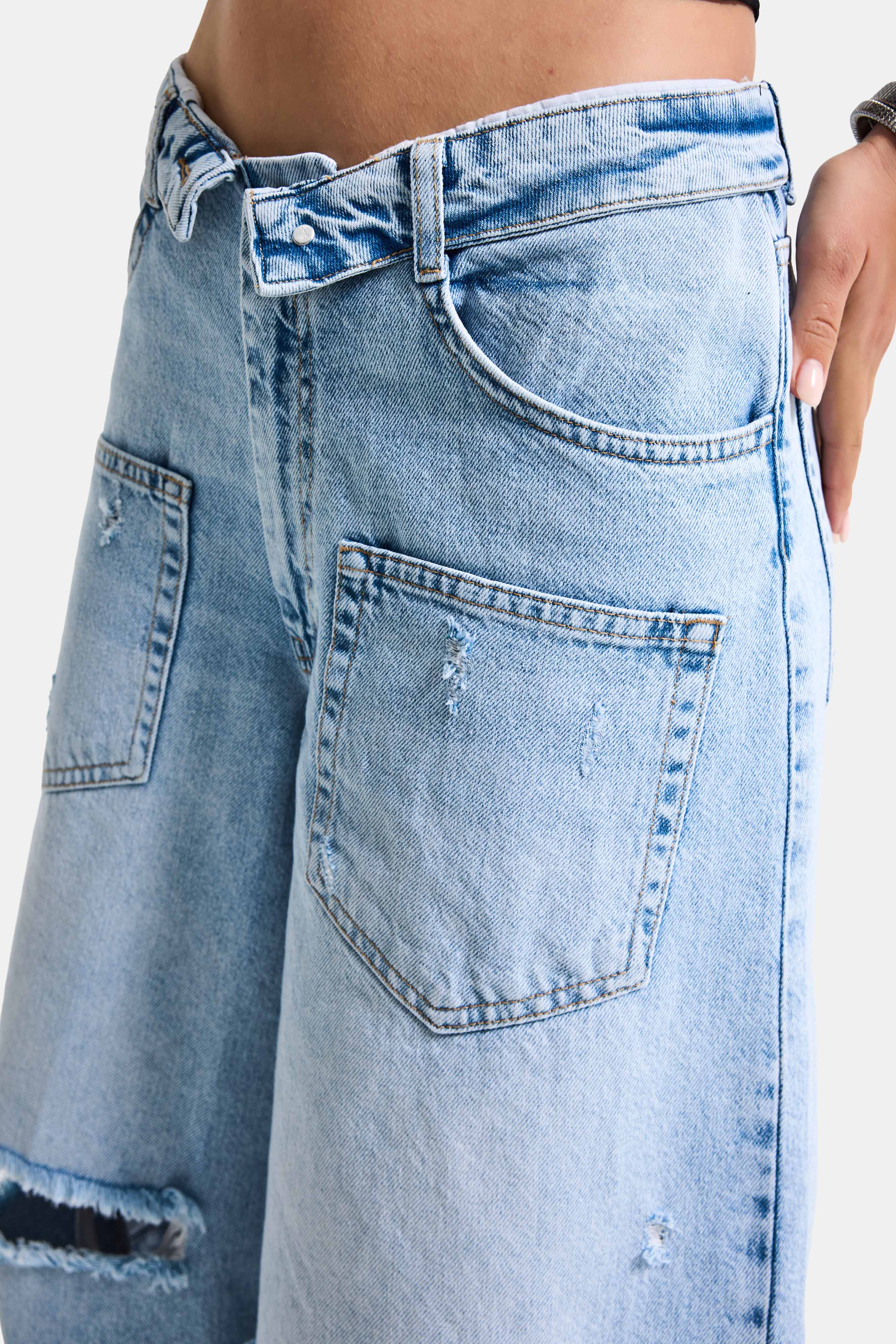 Kadın Mavi 12s6-3 Süper Baggy Fit Kemer Detaylı Maxi Boy Denim Şort