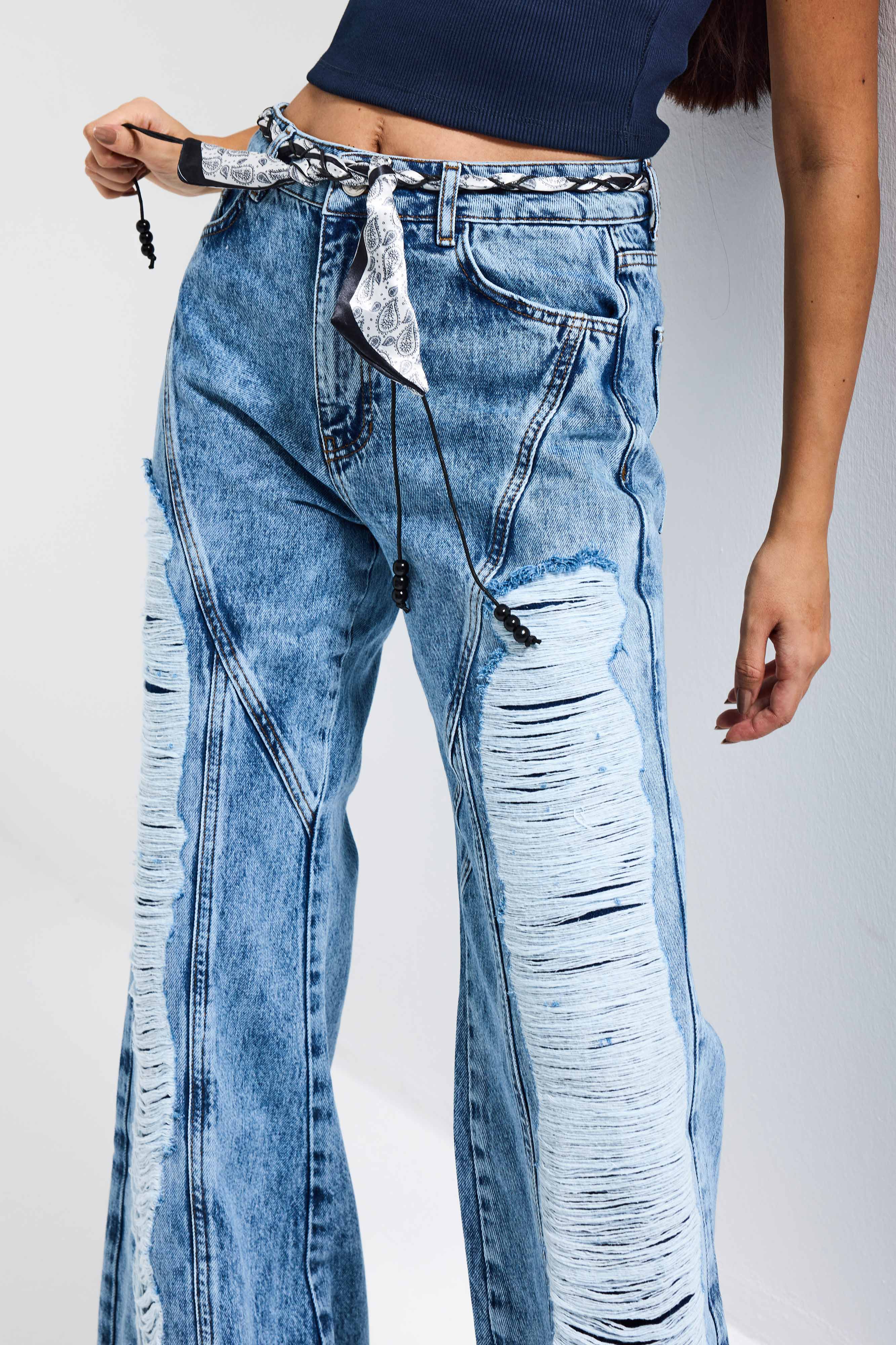 Kadın Mavi Flare Fit Altı Beslemeli Yırtık ve Fular Detaylı Tasarım Denim Jean