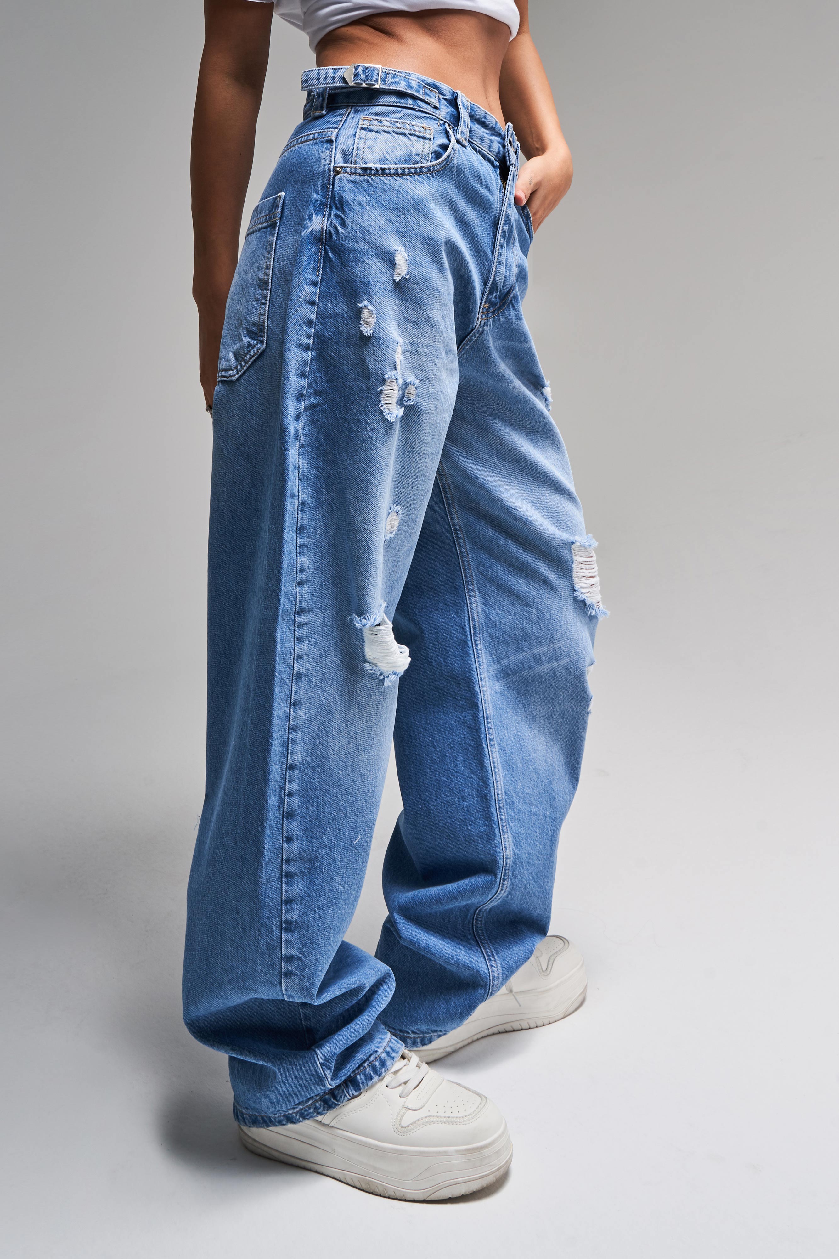 Damesblauwe denimkleur Lotus 10s5-4 Super baggy fit 100% katoenen denimjeans met riemdetail