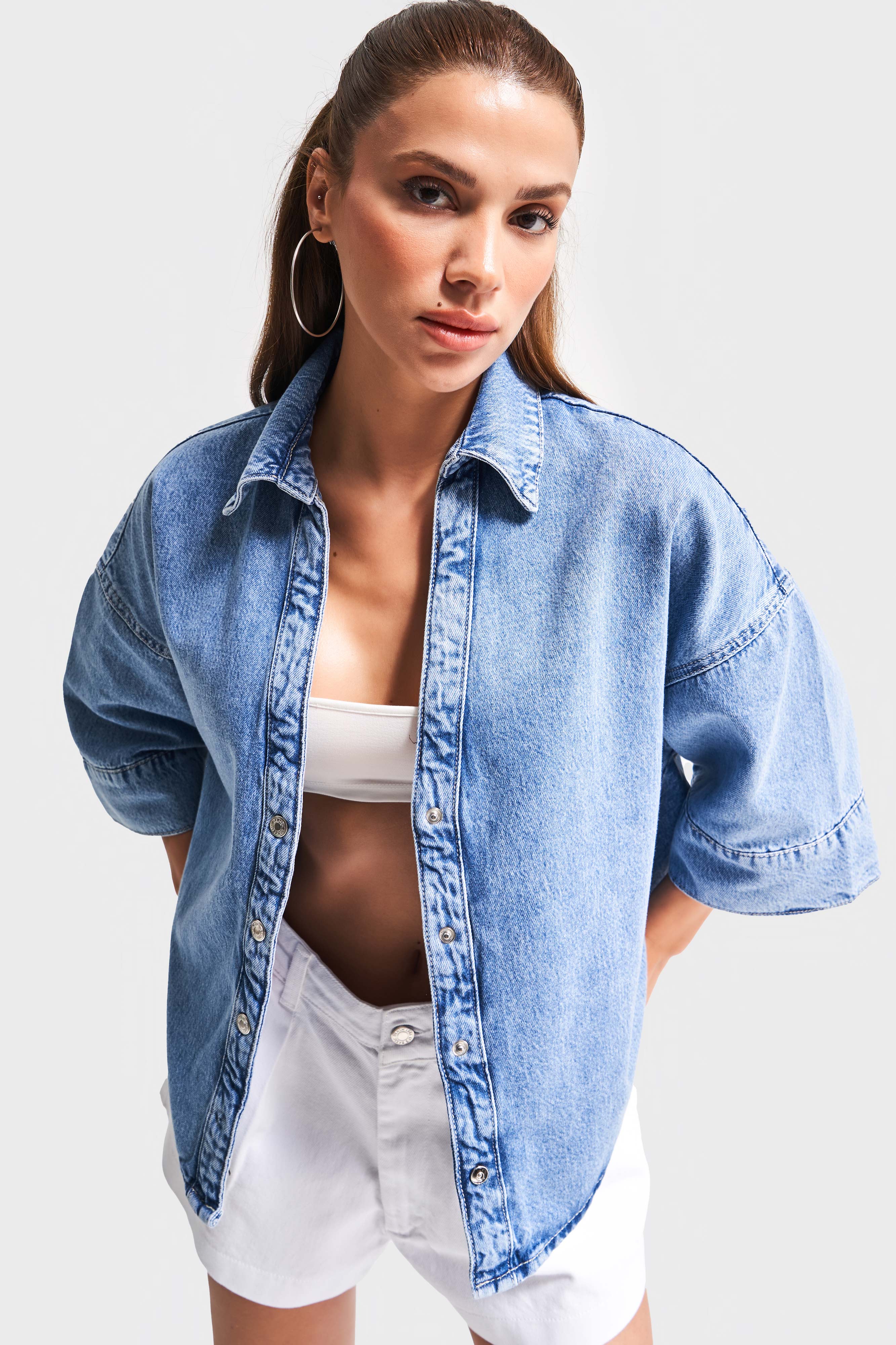 Kadın Mavi Renk 1s5-4 Önü Düğmeli Bol Kesim Denim Ceket Gömlek