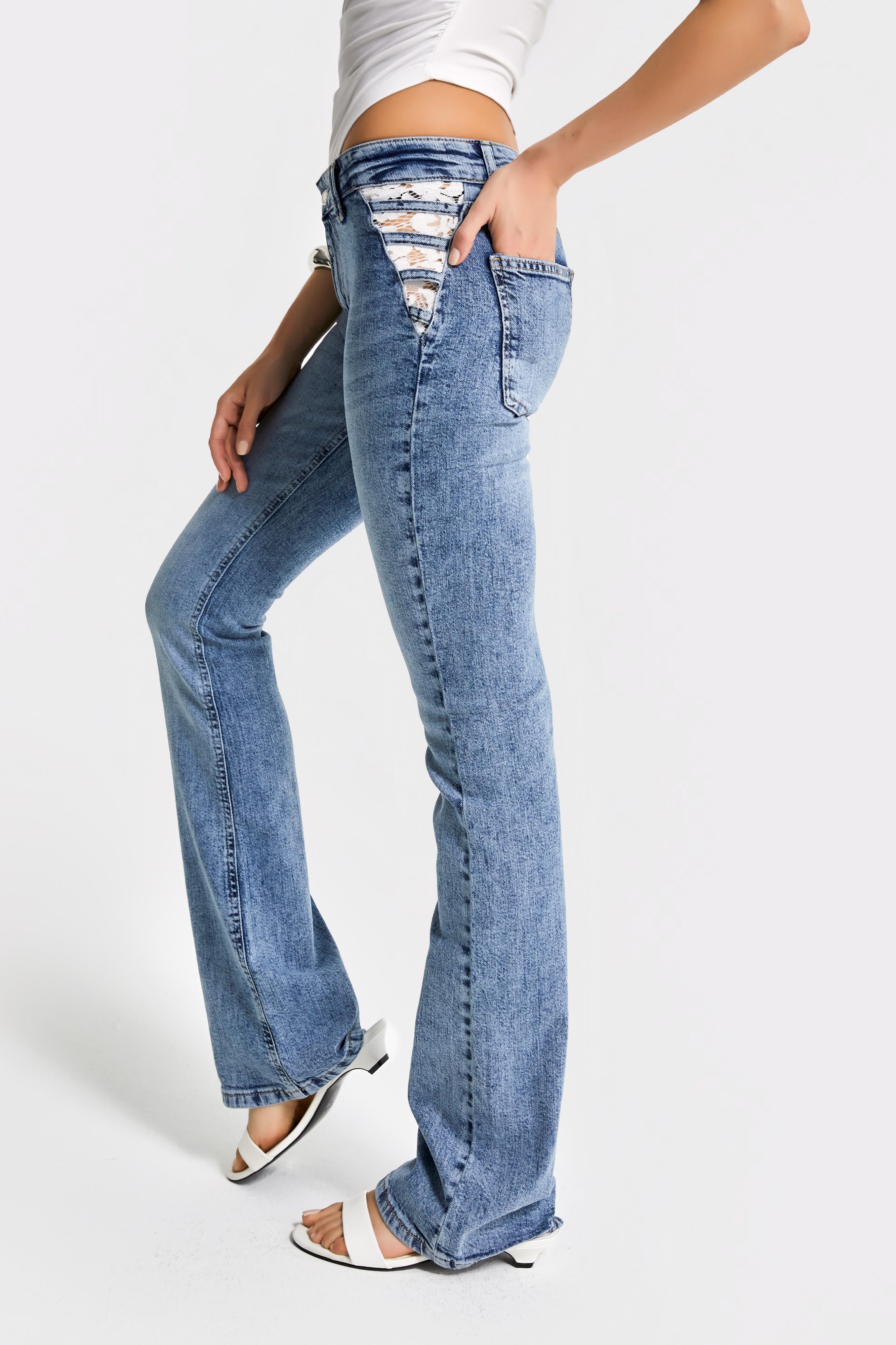 Kadın Mavi Renk 4s5-24 Flare Fit İspanyol Paça Likralı Kumaş Dantel Detaylı Tasarım Denim Jean
