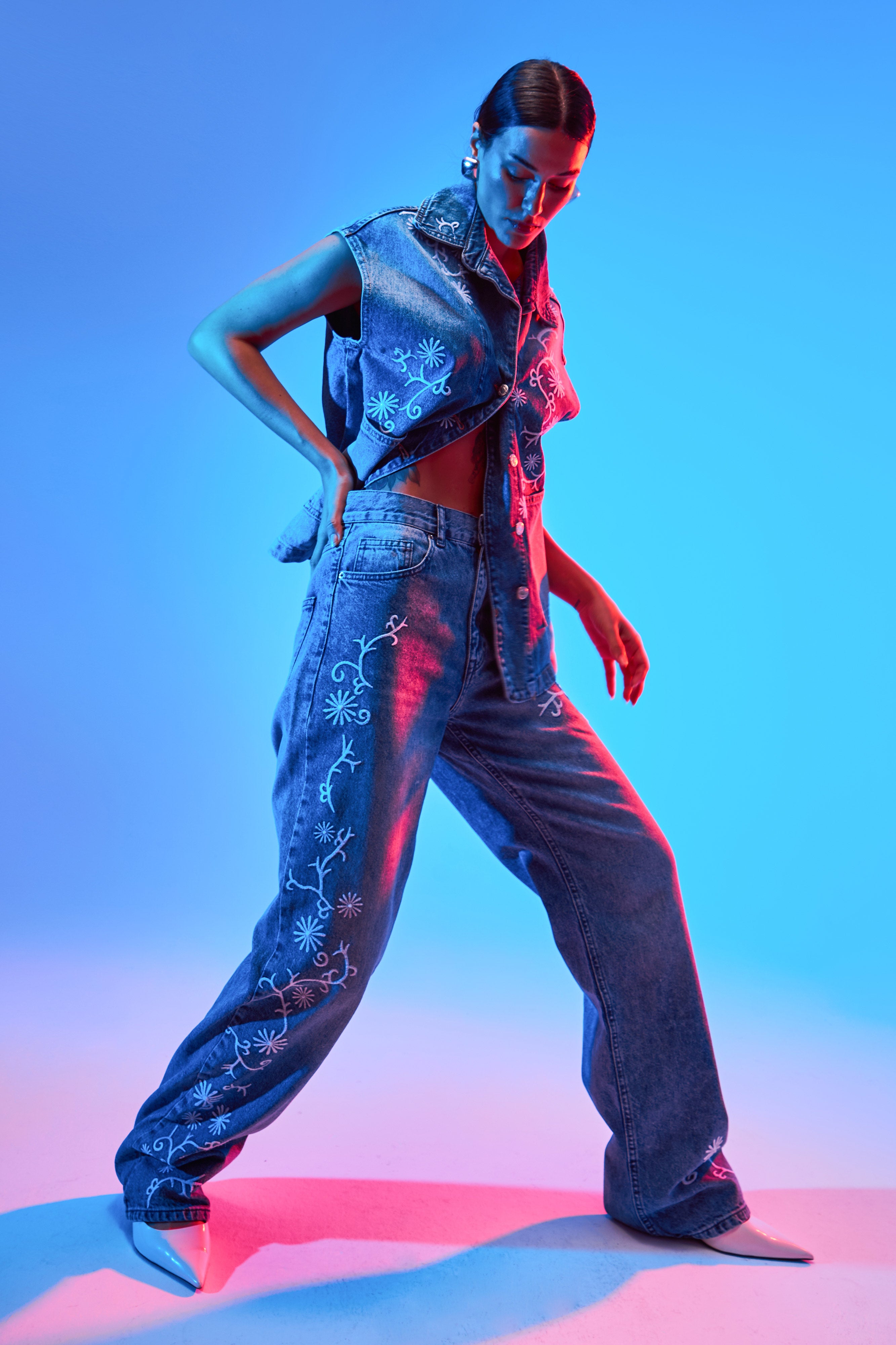Kadın Mavi Renk 4S5-27 Straight Fit %100 Koton Nakış Detaylı Tasarım Denim Jean