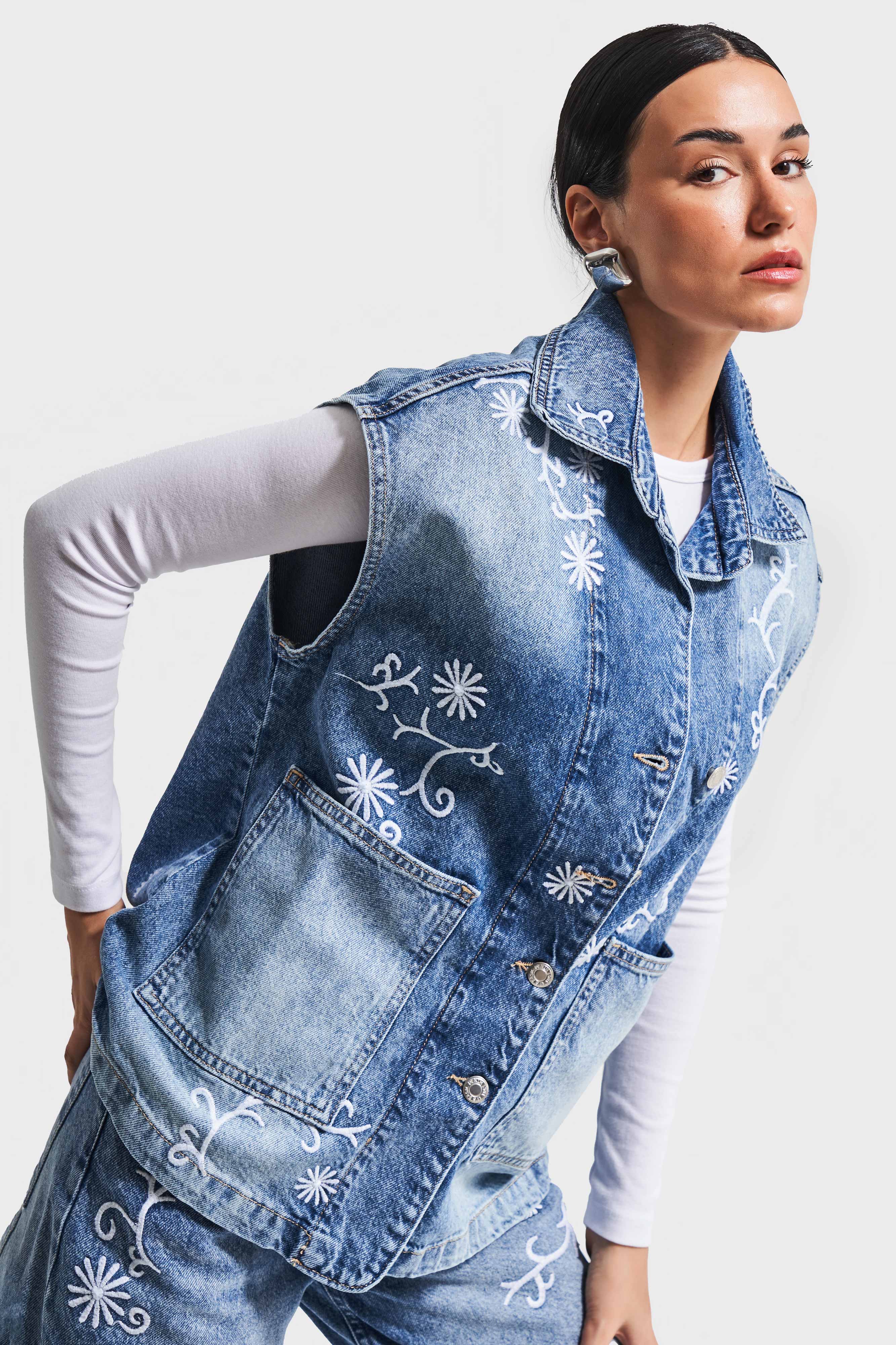 Kadın Mavi  Renk 4S5-27 Uzun Boy Nakış Detaylı %100 Koton Tasarım Denim Yelek