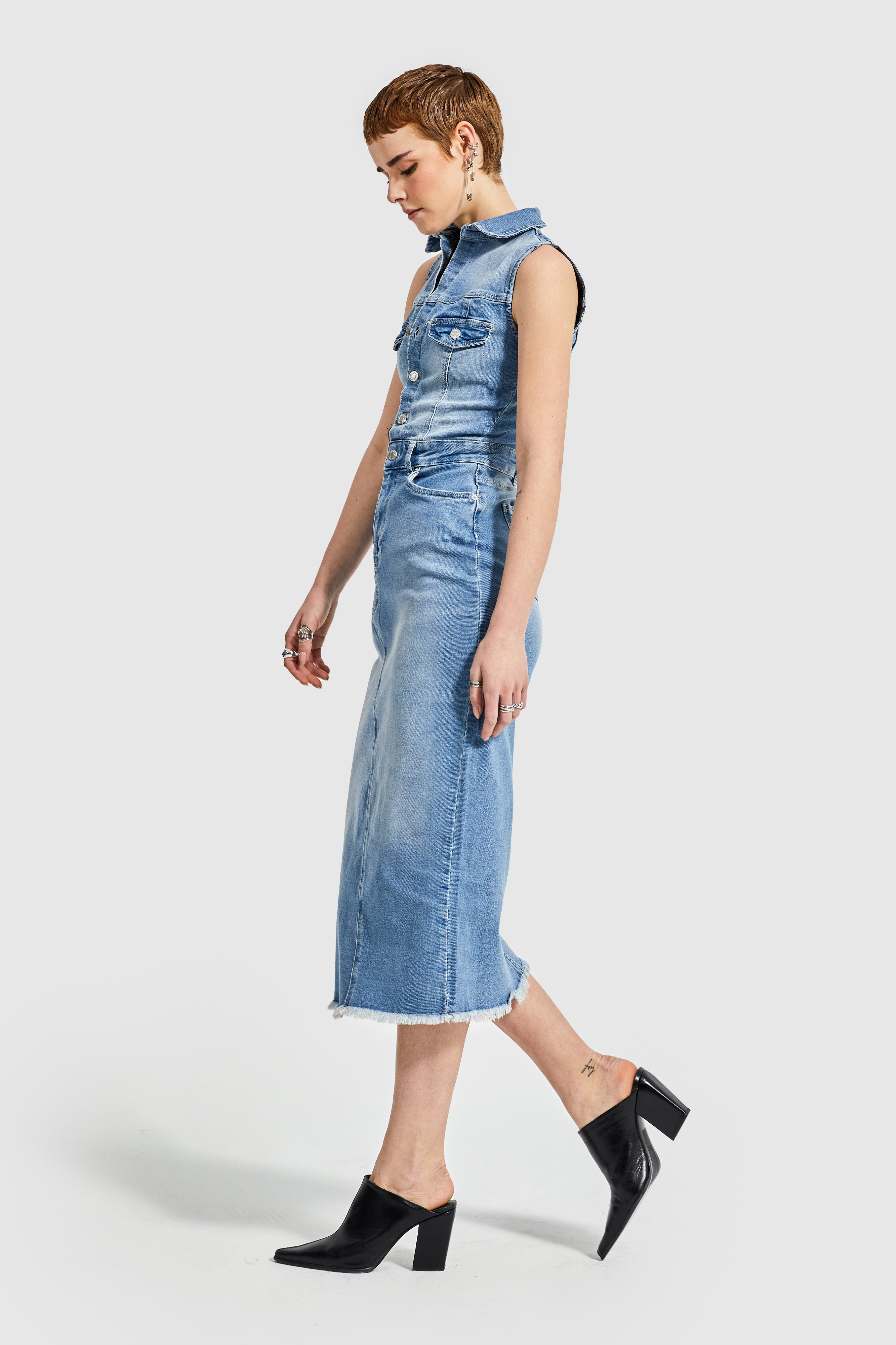 Women's Blue Color Lycra Fabric Front Button Zero Sleeve Denim Dress