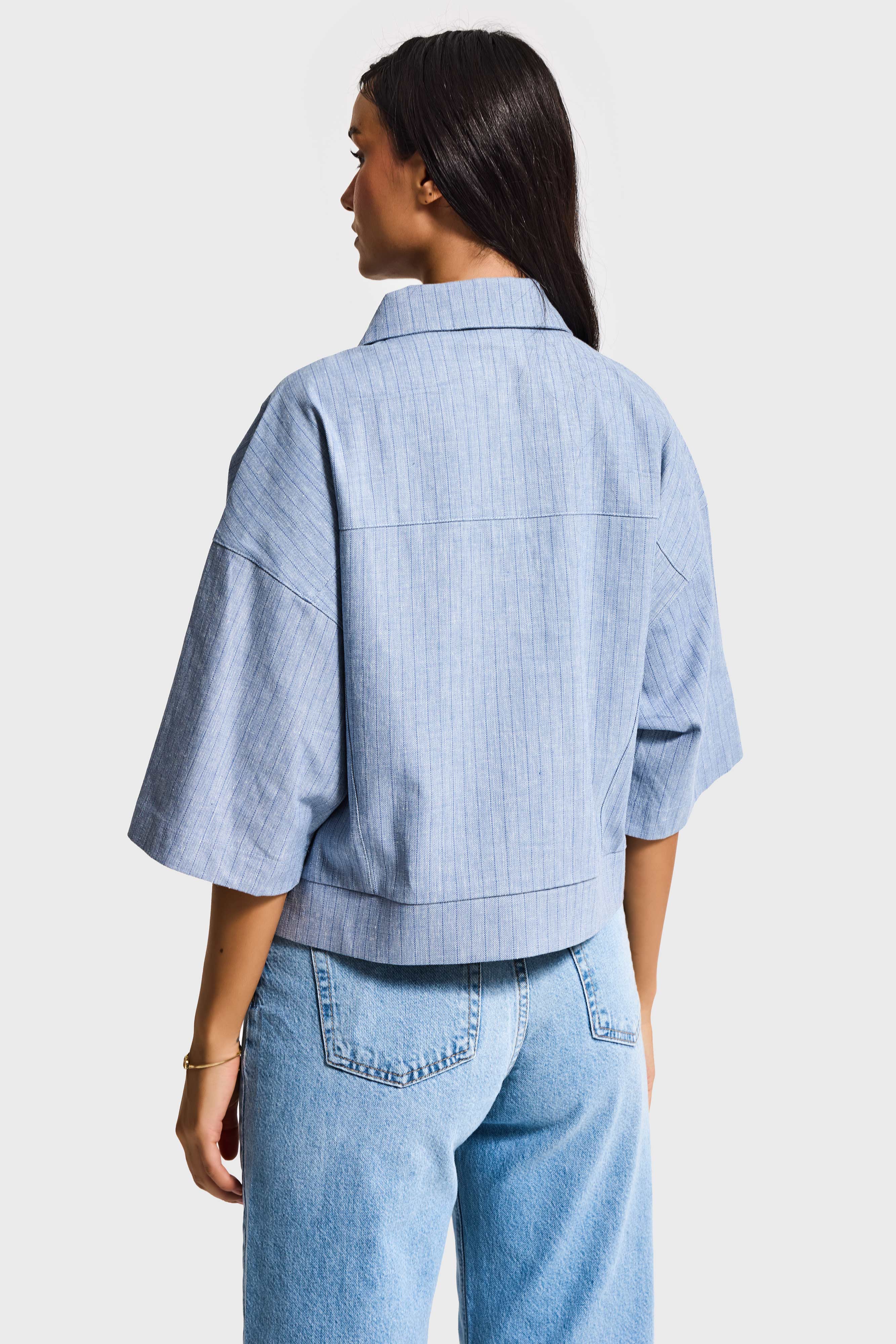 Kadın Mavi Renk Oversize Cep Detaylı Özel Tasarım Denim Ceket