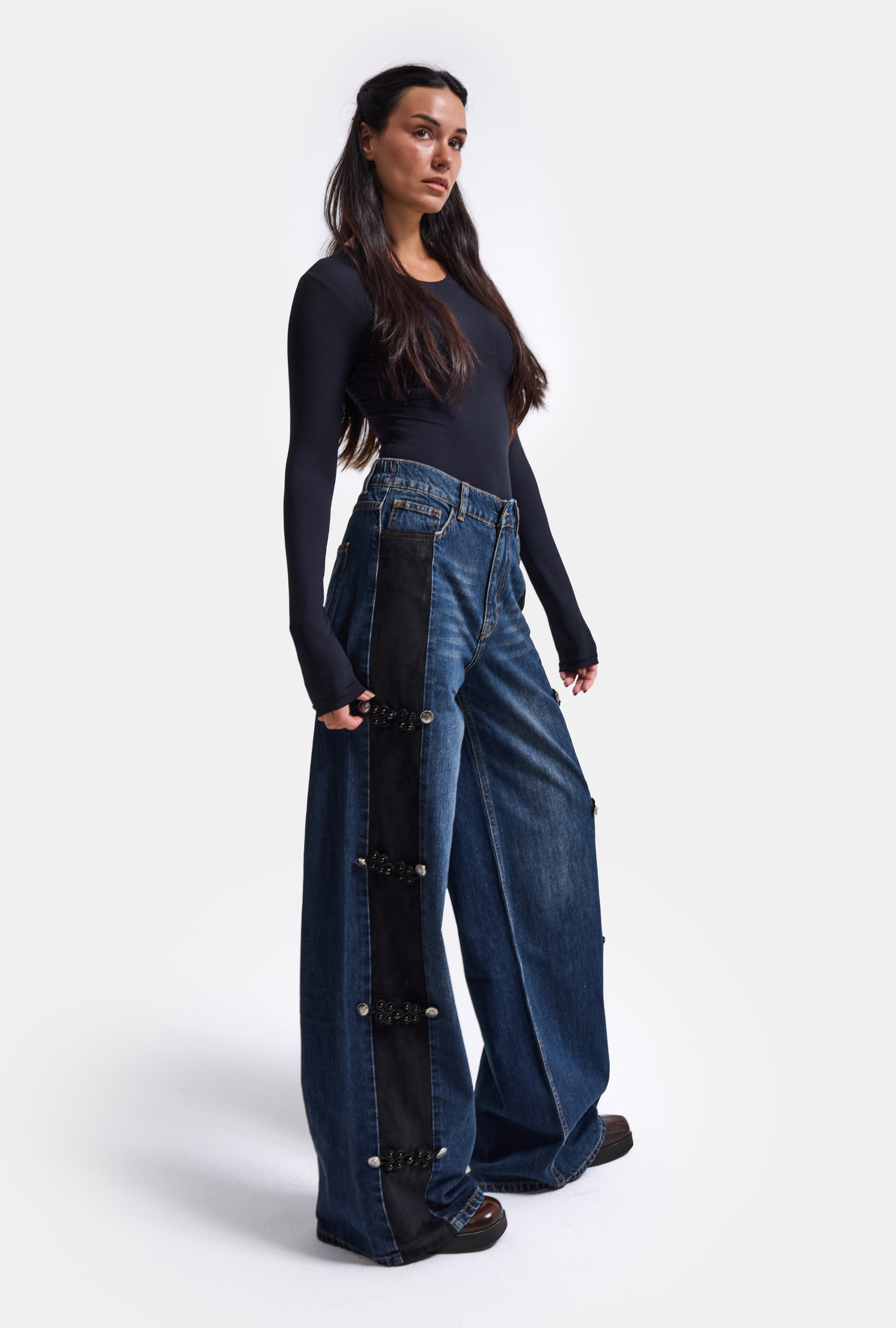 Kadın Mavi Straight Fit Süet Detaylı Özel Tasarım Napolyon Denim Jean