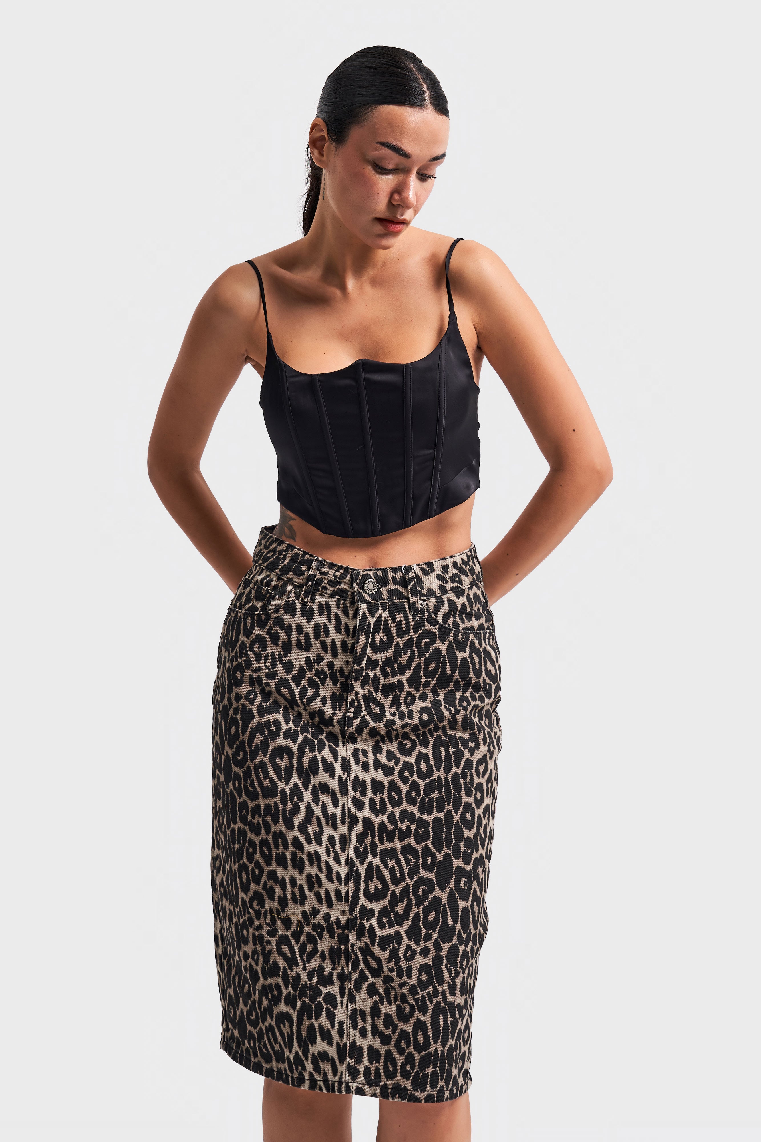 Women's Original Leopard Color Midi Length Back Slit Skirt