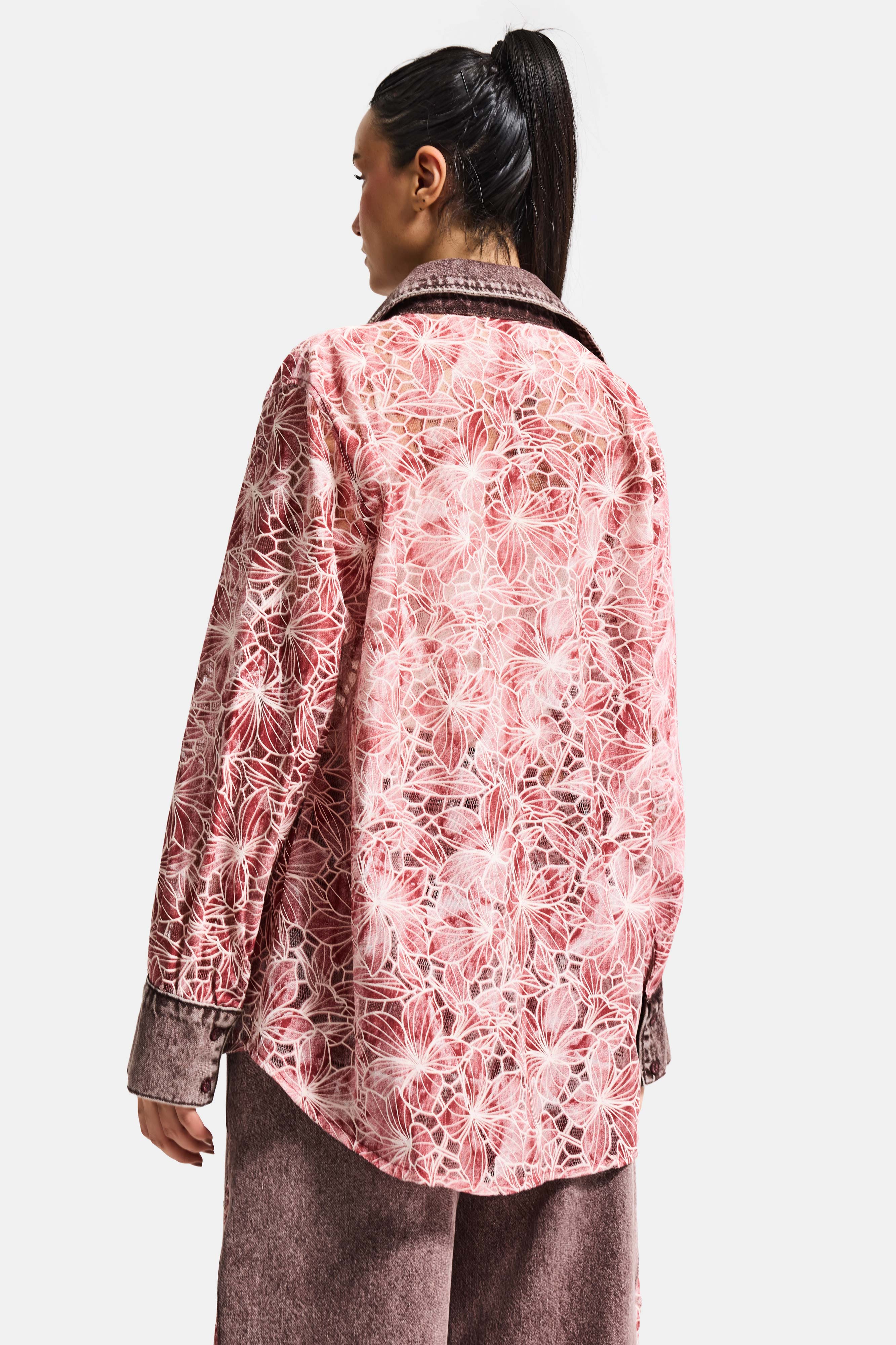 Kadın Pembe 4s6-157 Oversize Özel Tasarım Dantel Ve Gül Detaylı Denim Yakalı Gömlek Ceket
