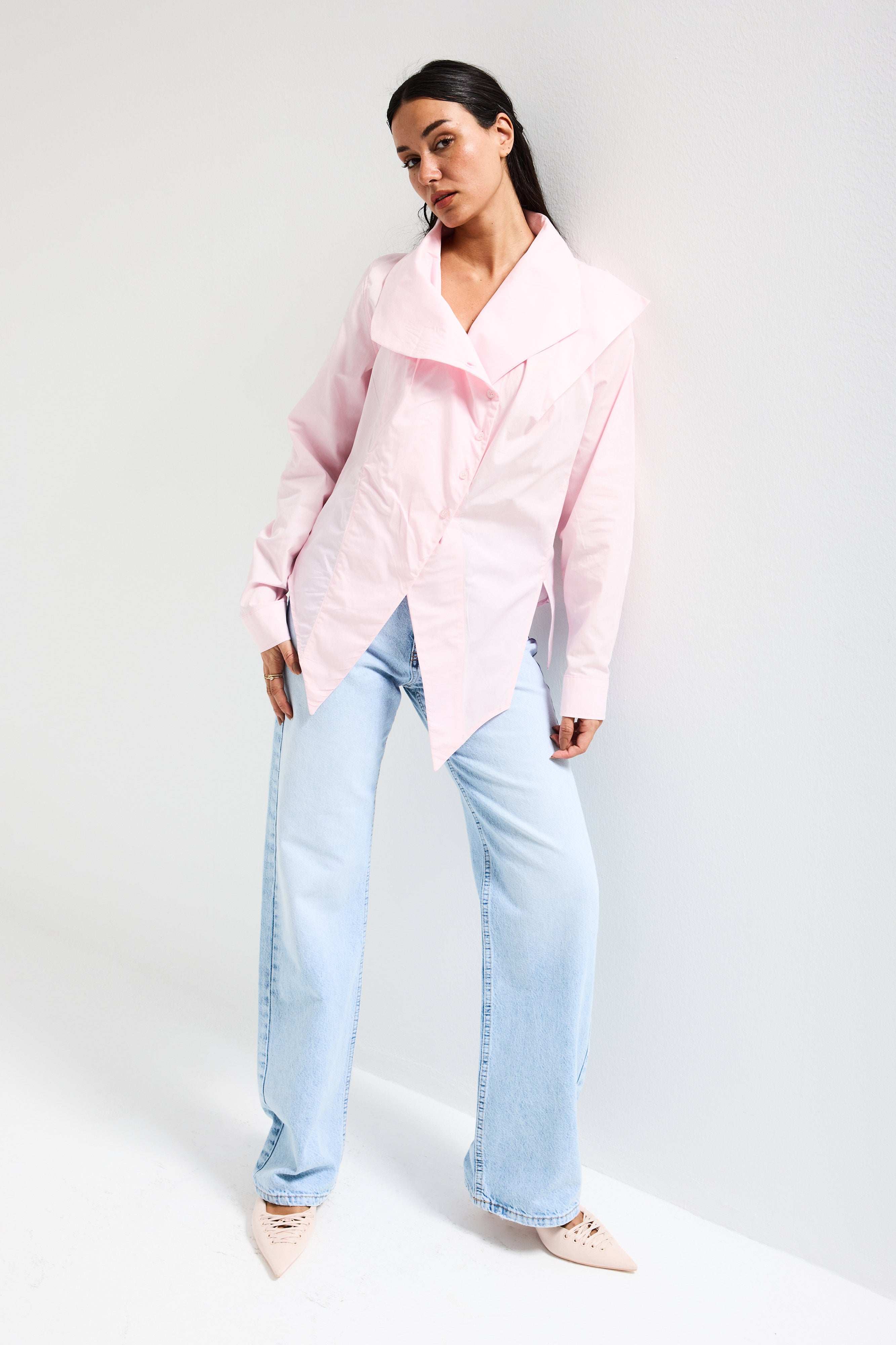 Kadın Pembe Renk Regular Fit Özel Yaka Detaylı Tasarım Gömlek