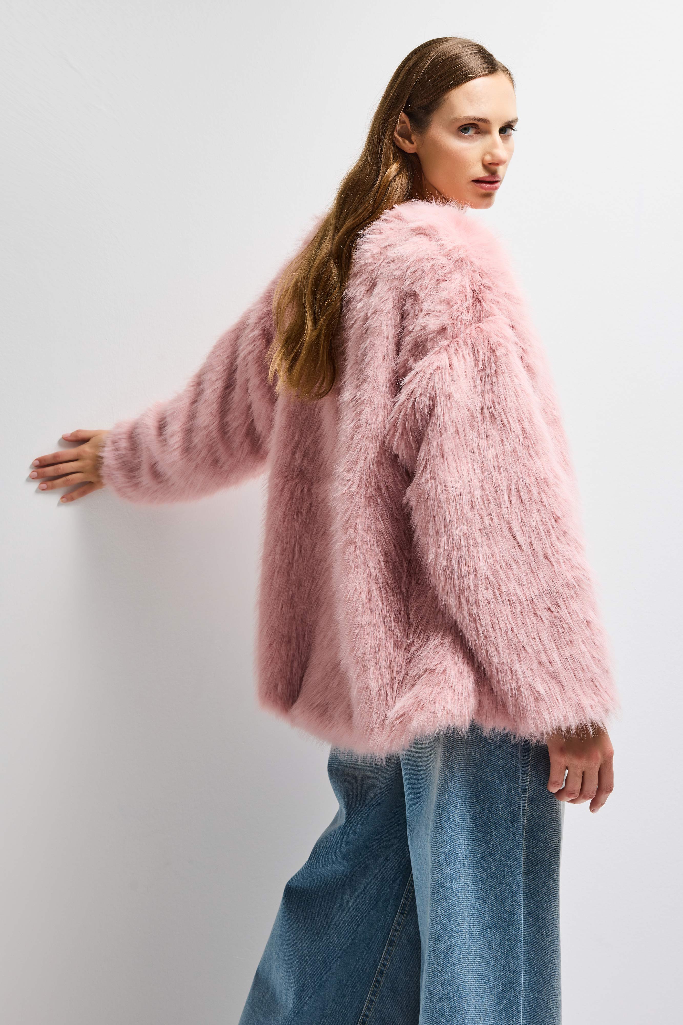 Kadın Pudra Kemer Boy İçi Astarlı  Peluşlu Kürk Mont