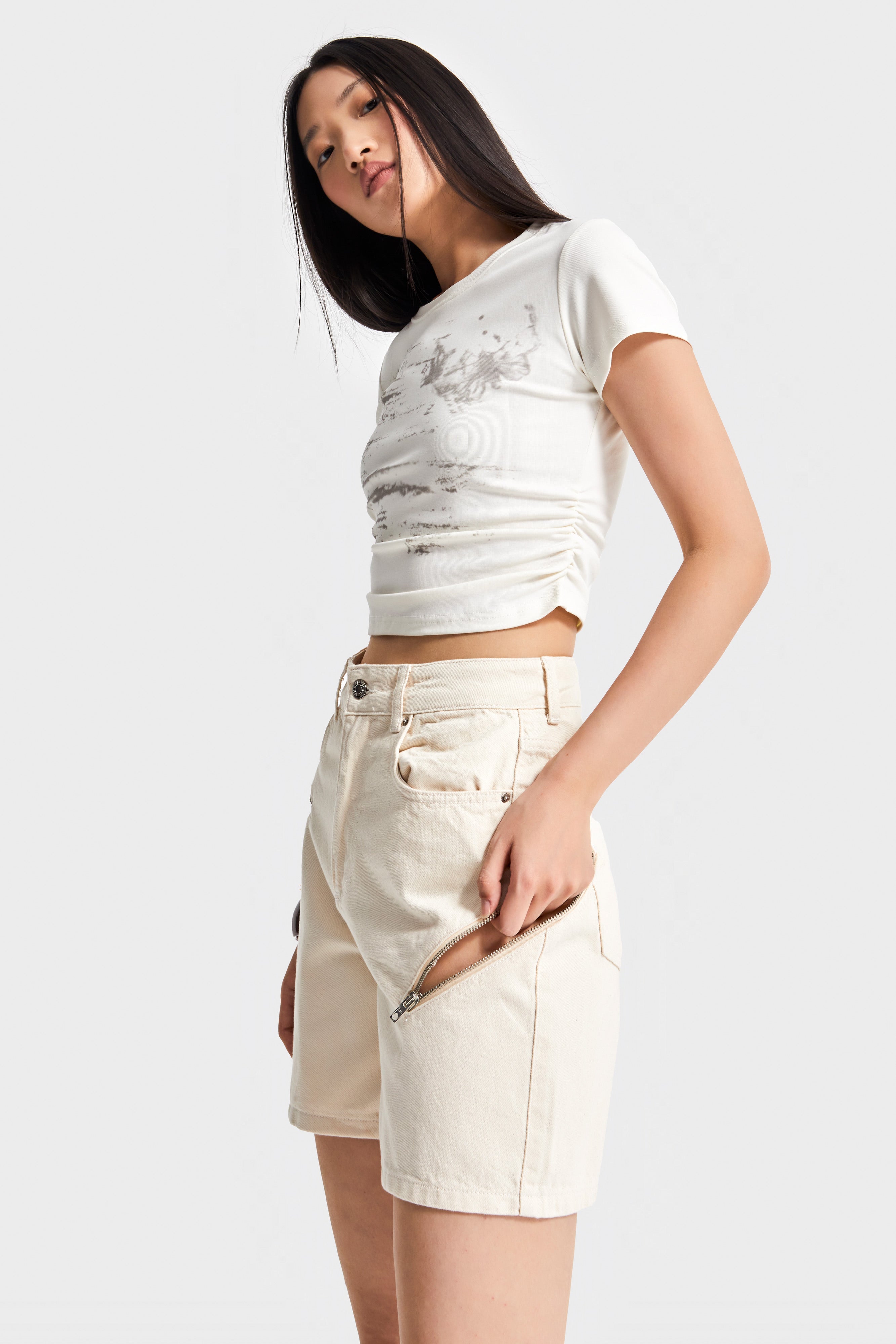 Kadın Raw Renk 7s5-69 Midi Boy Fermuar Detaylı %100 Koton Mom Fit Tasarım Denim Şort