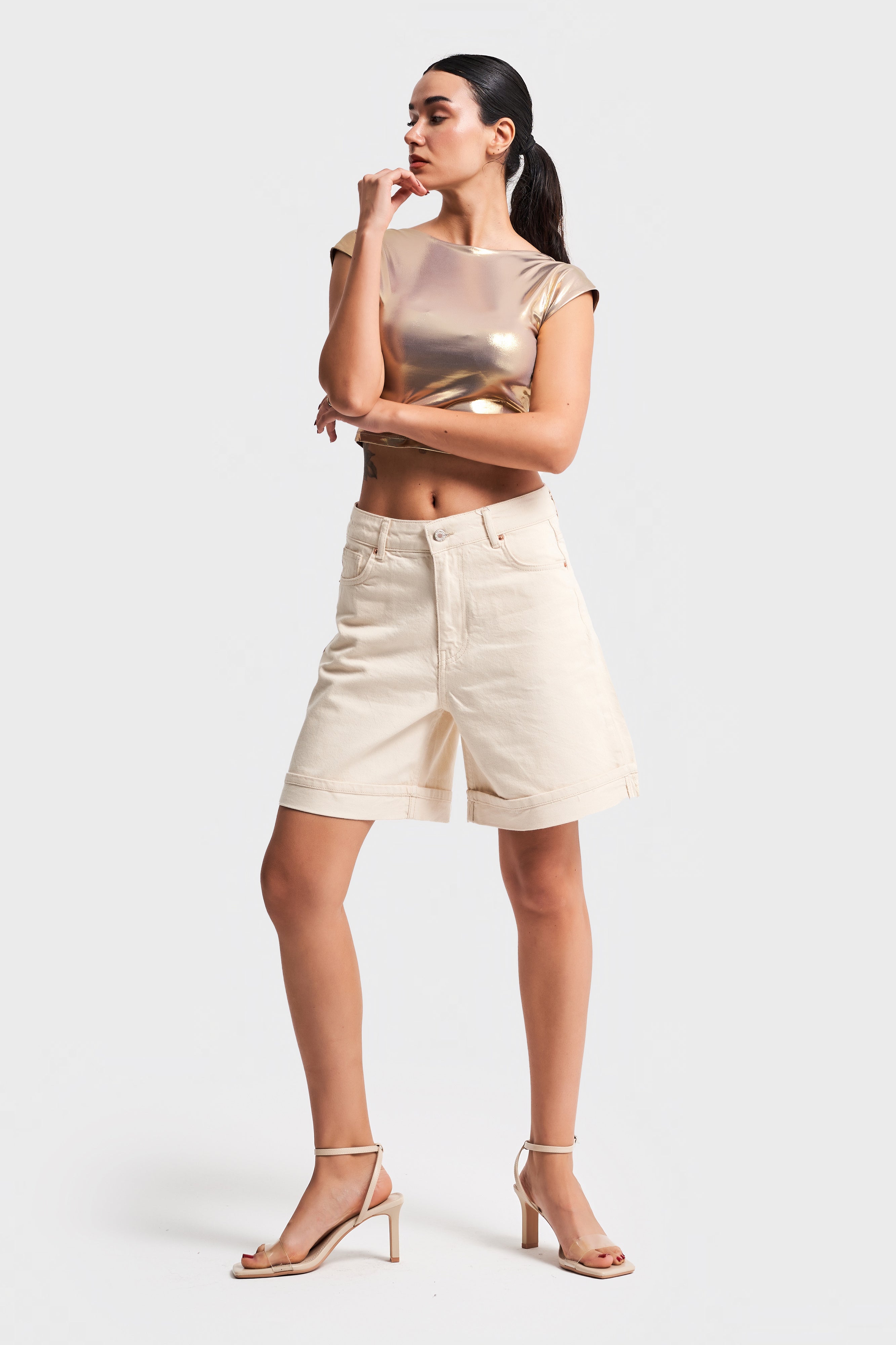 Women's Raw Color Loose Cut Double Leg Midi Length Denim Shorts