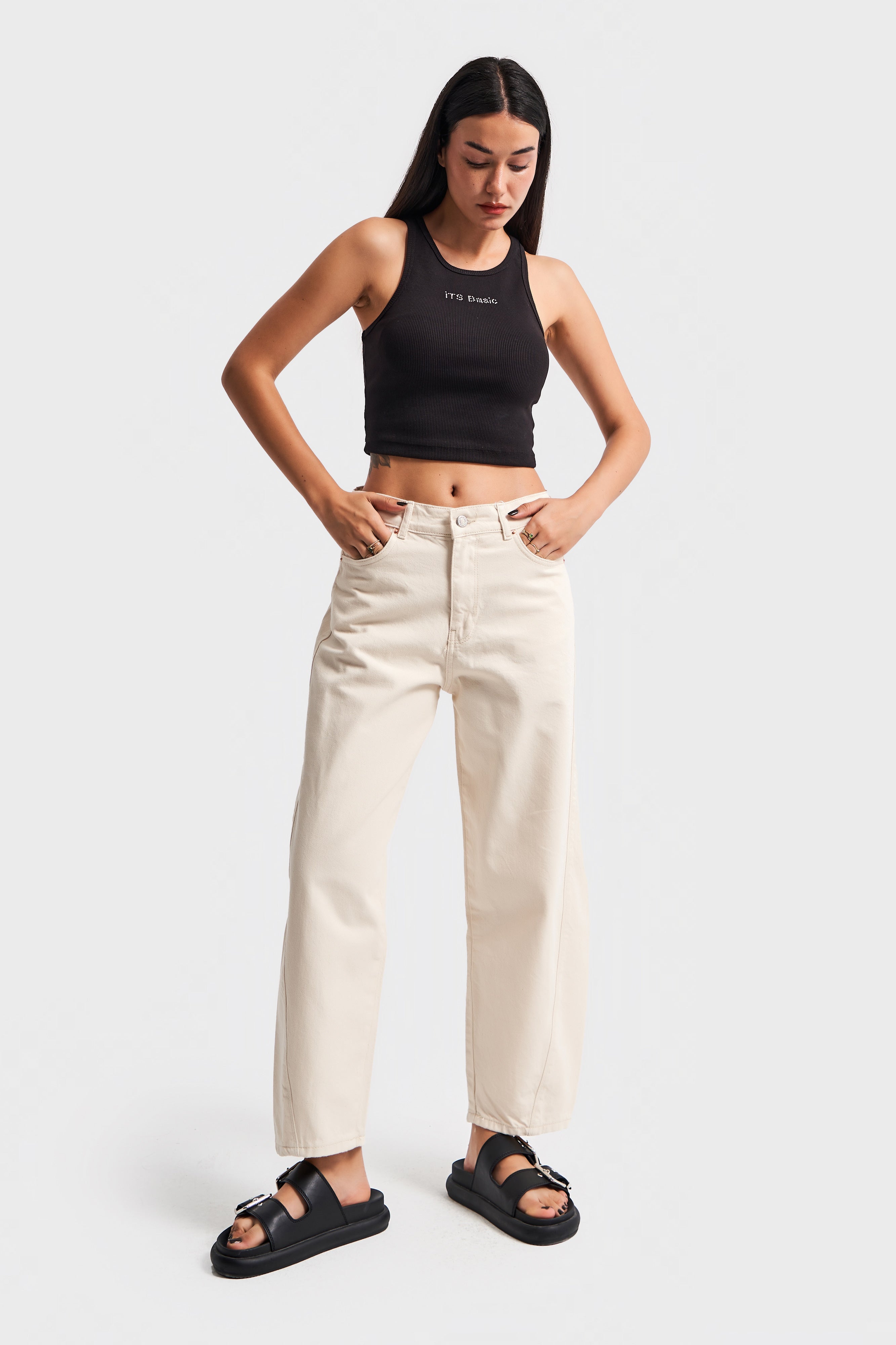 Women's Raw Color Carrot Fit Loose Cut Denim Trousers