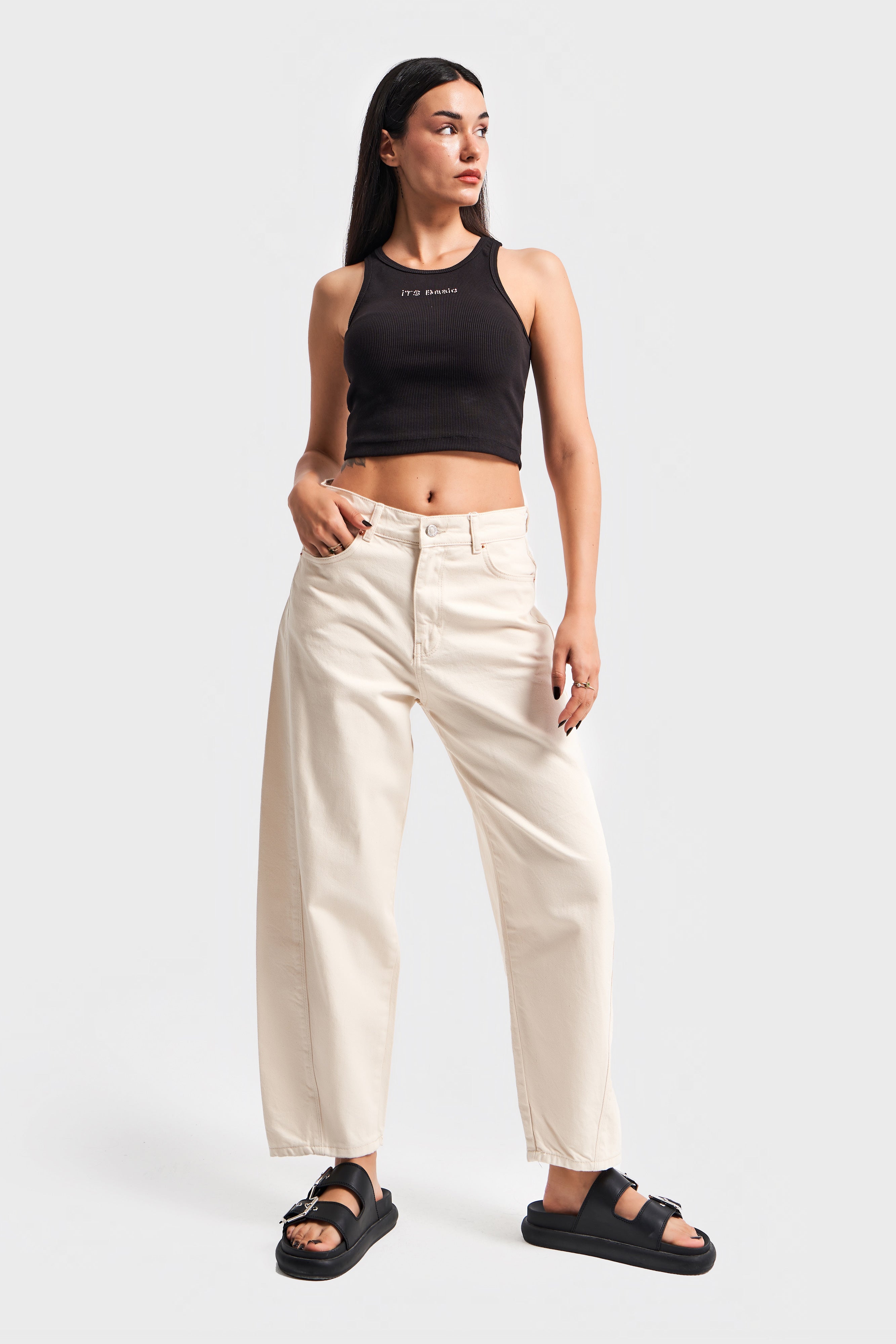 Women's Raw Color Carrot Fit Loose Cut Denim Trousers