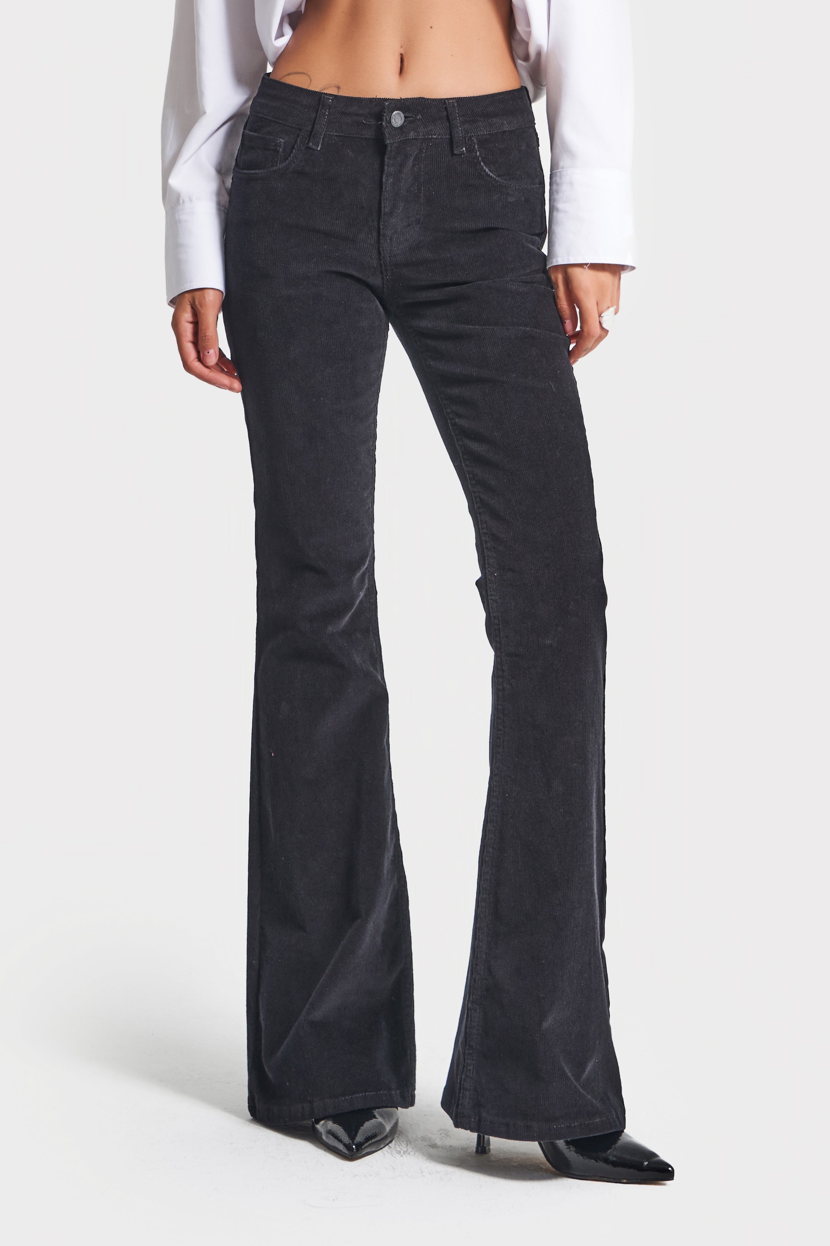 Kadın Siyah Renk 26w5-1 Low Waist Flare Fit İnce Fitilli Velvet Kadife Kumaş Pantolon