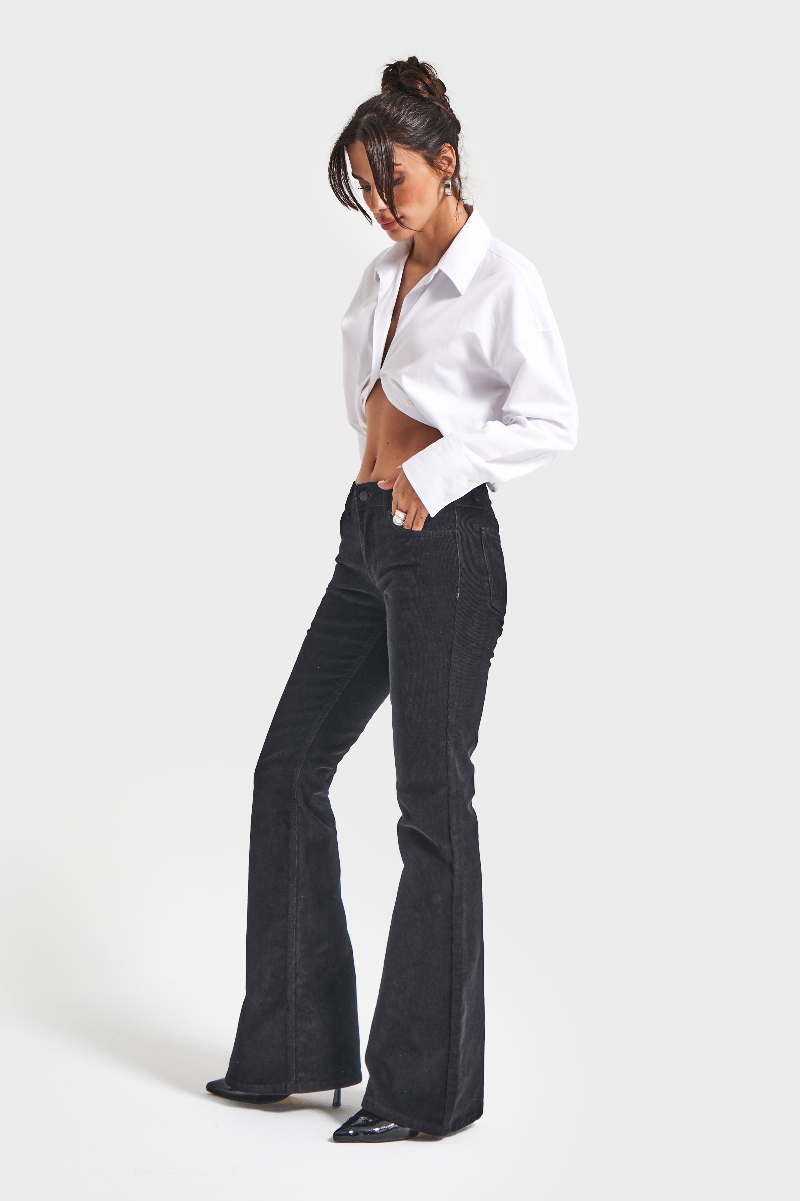 Kadın Siyah Renk 26w5-1 Low Waist Flare Fit İnce Fitilli Velvet Kadife Kumaş Pantolon