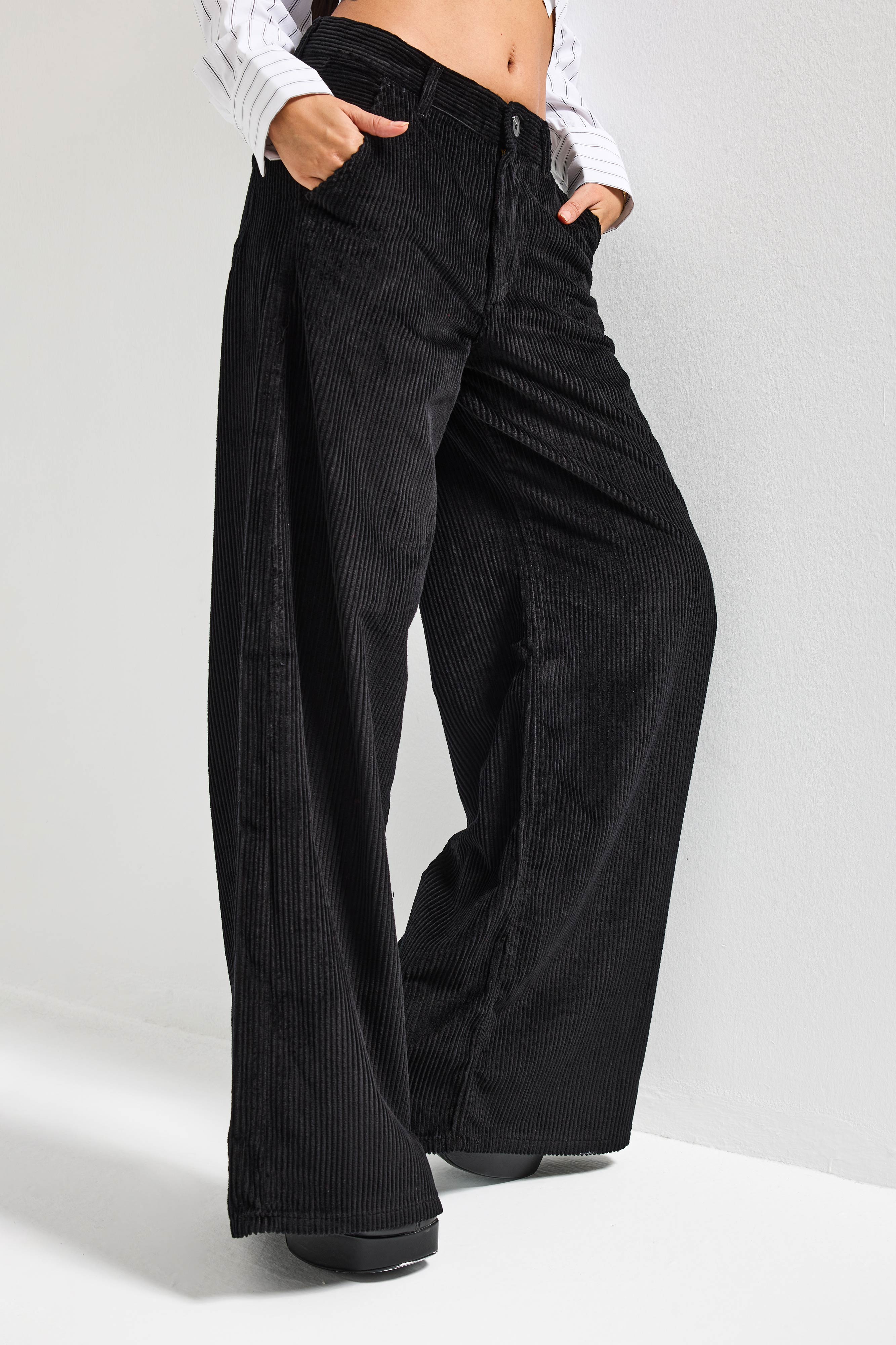 Kadın Siyah Renk 26w5-1 Palazzo Fit Fitilli Velvet Kadife Kumaş Pantolon