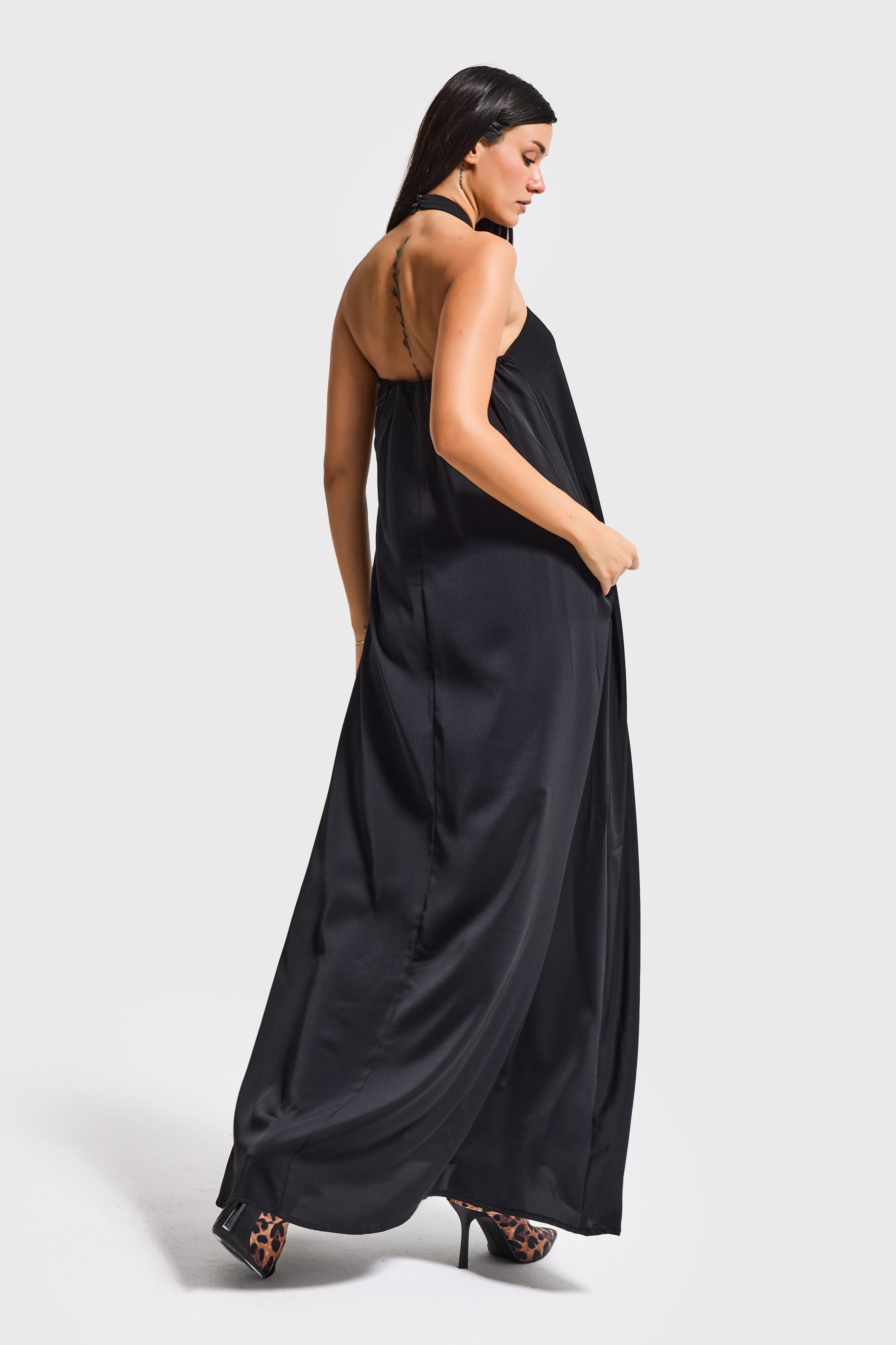 Kadın Siyah Renk Bol Kesim Kravat Detaylı Boyundan Bağlamalı Tasarım Elbise