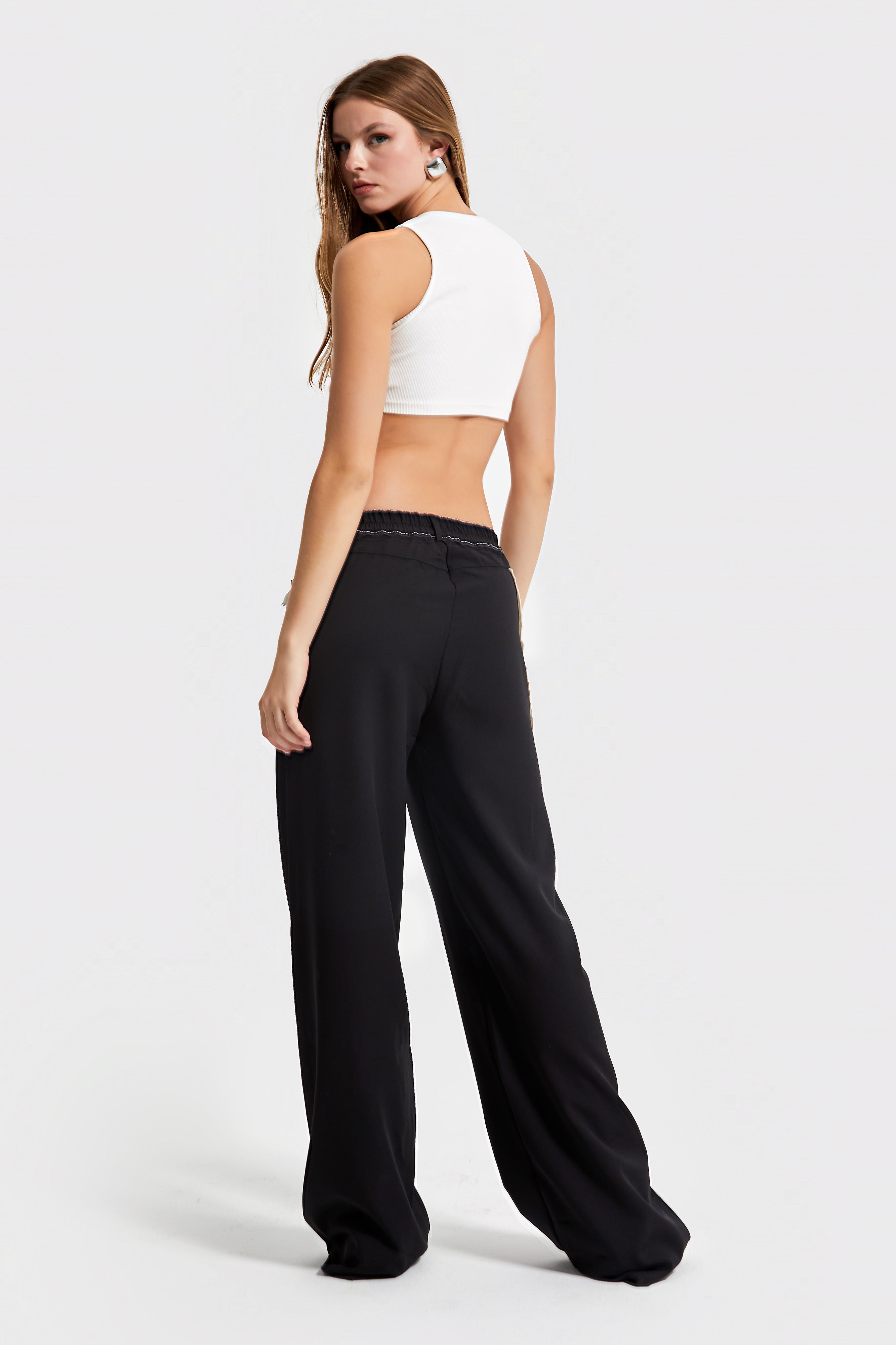 Women's Black Color Loose Cut Design Trousers