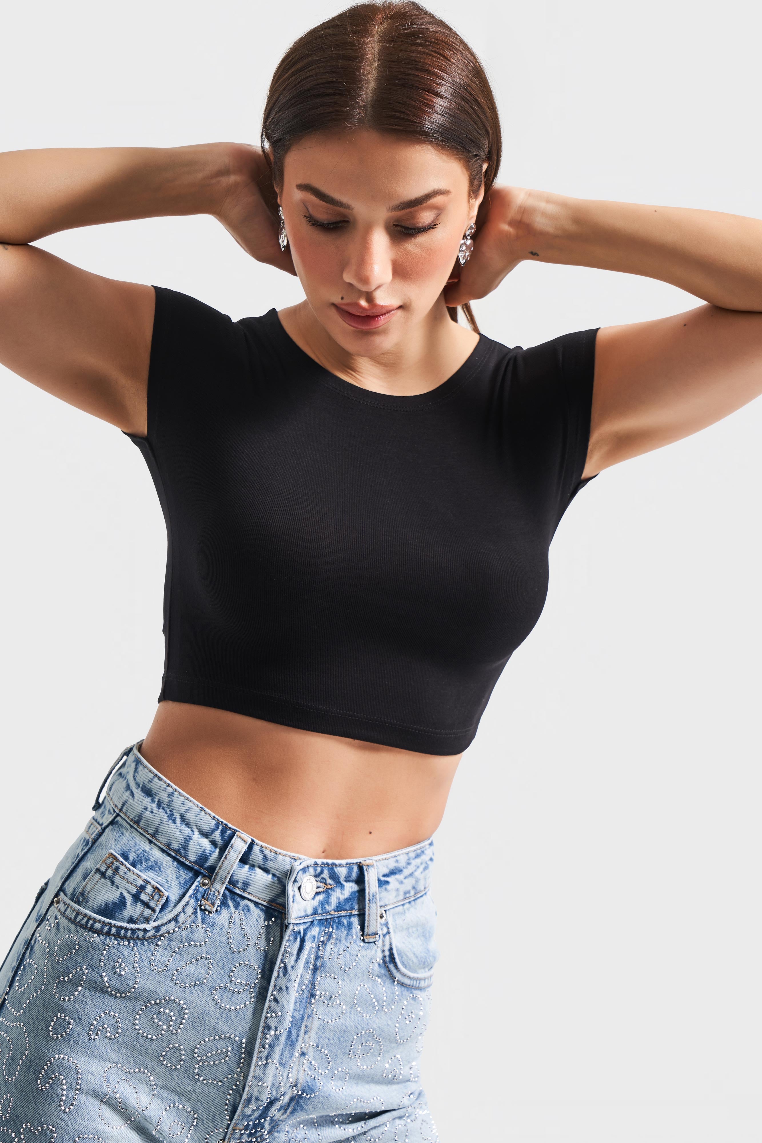 Kadın Siyah Renk Esnek Kumaş Bisiklet Yaka Crop Body