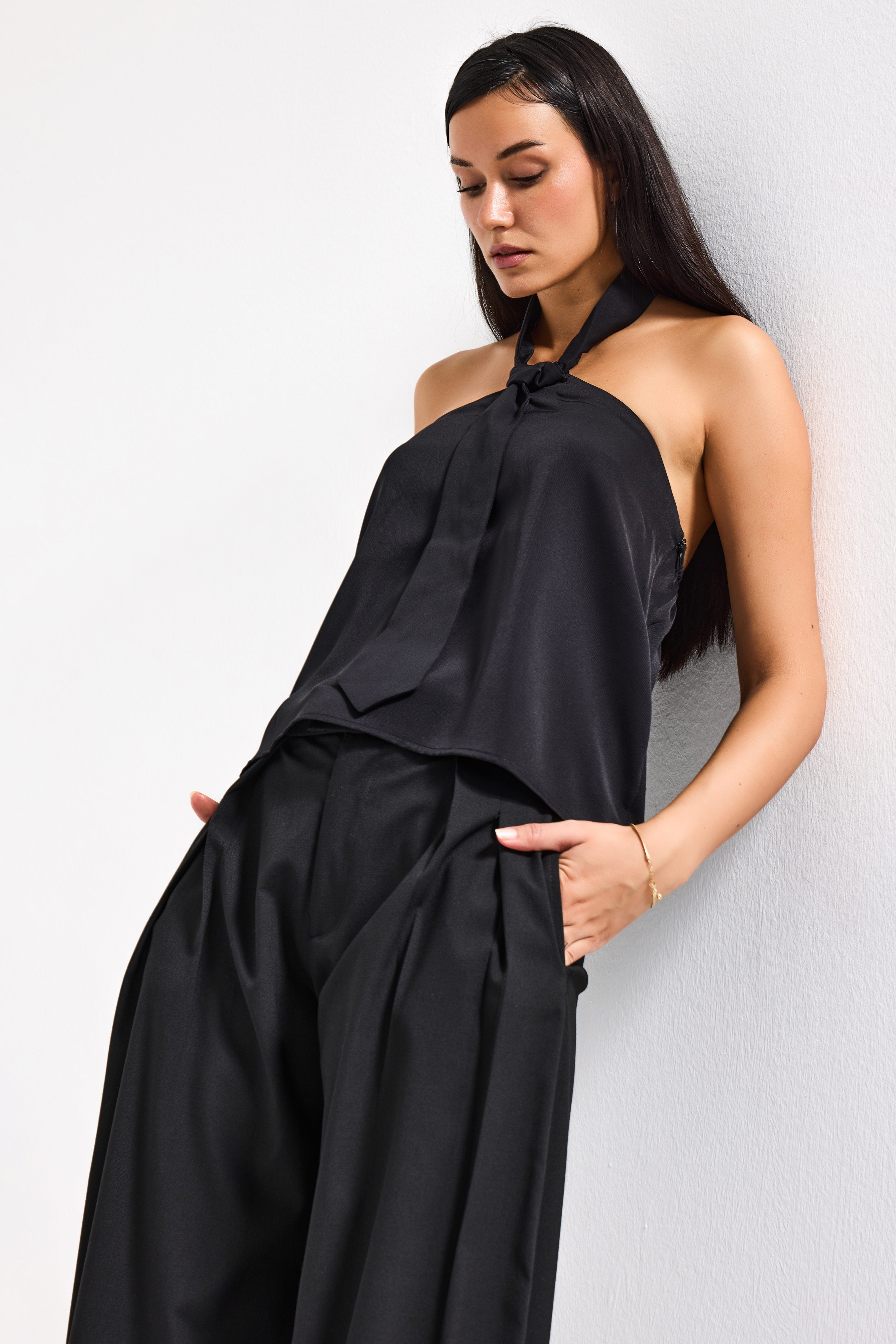 Kadın Siyah Renk Kravat Detaylı Boyundan Bağlamalı Tasarım Bluz