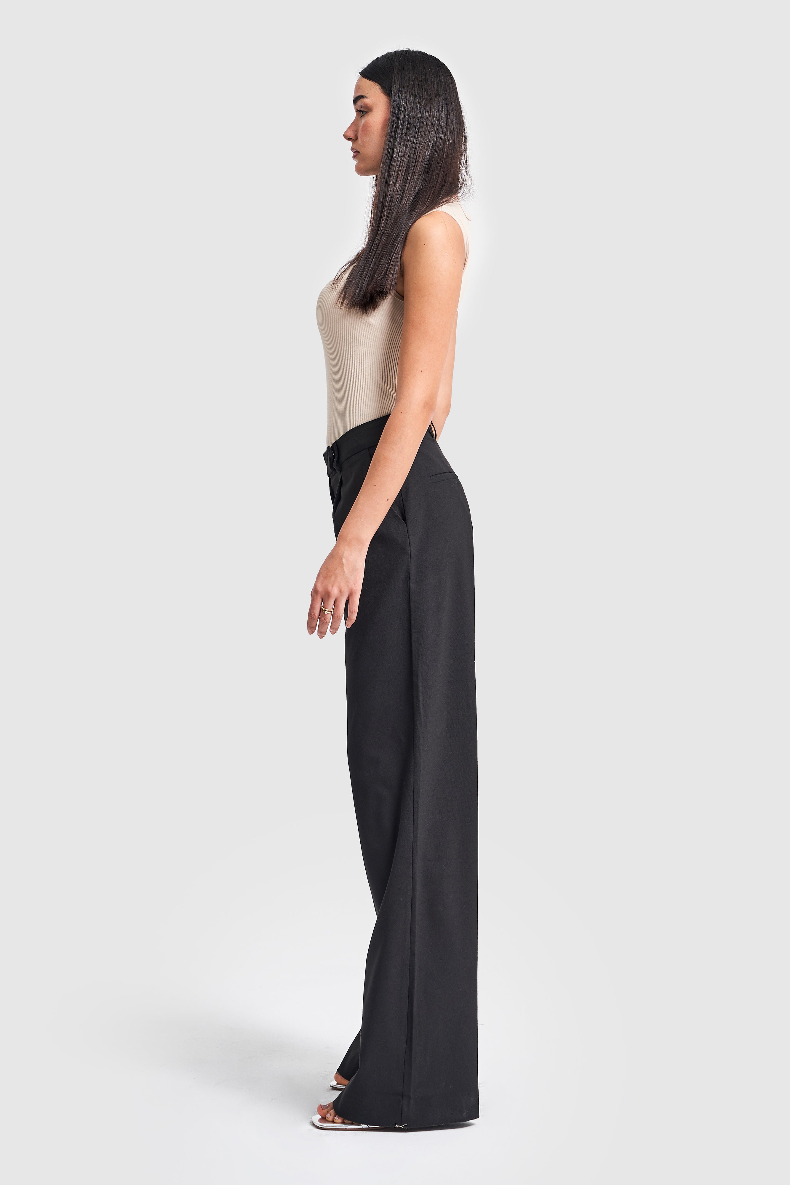 Women's Black Color Pleated Comfortable Cut Fabric Trousers
