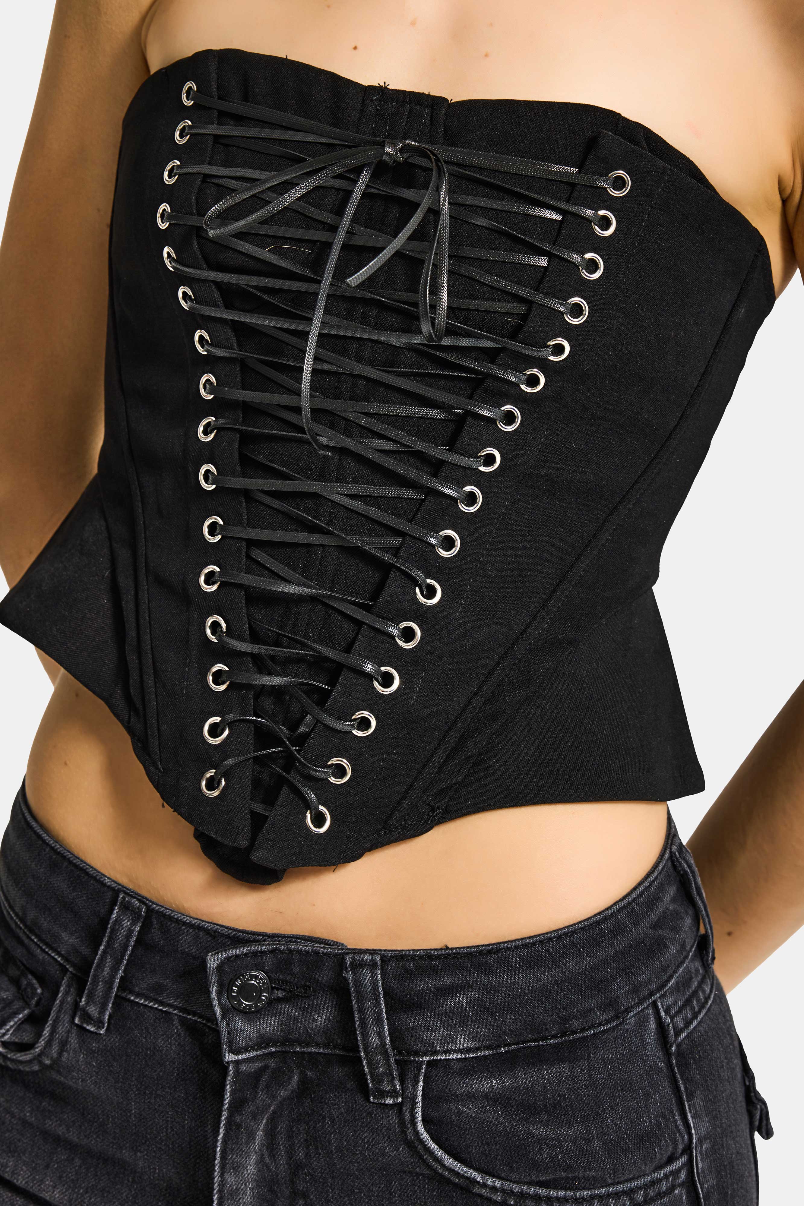 Kadın Siyah w5 Crop Kuş Gözü ve Bağcık Detaylı Straptez Özel Tasarım Büstiyer