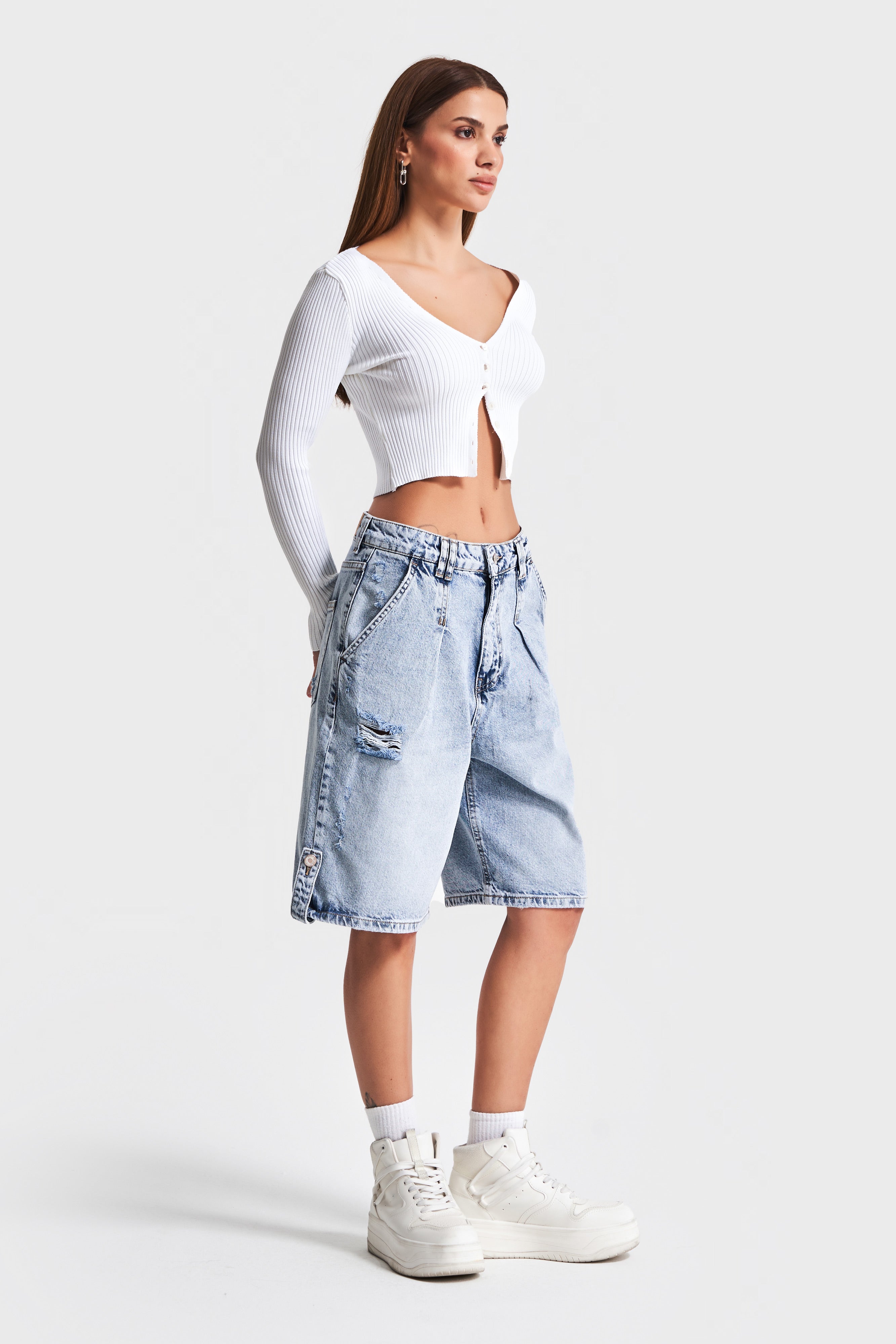 Women's Snow Jeans Color 12S5-3 Knee Length 100% Cotton Loose Cut Denim Shorts