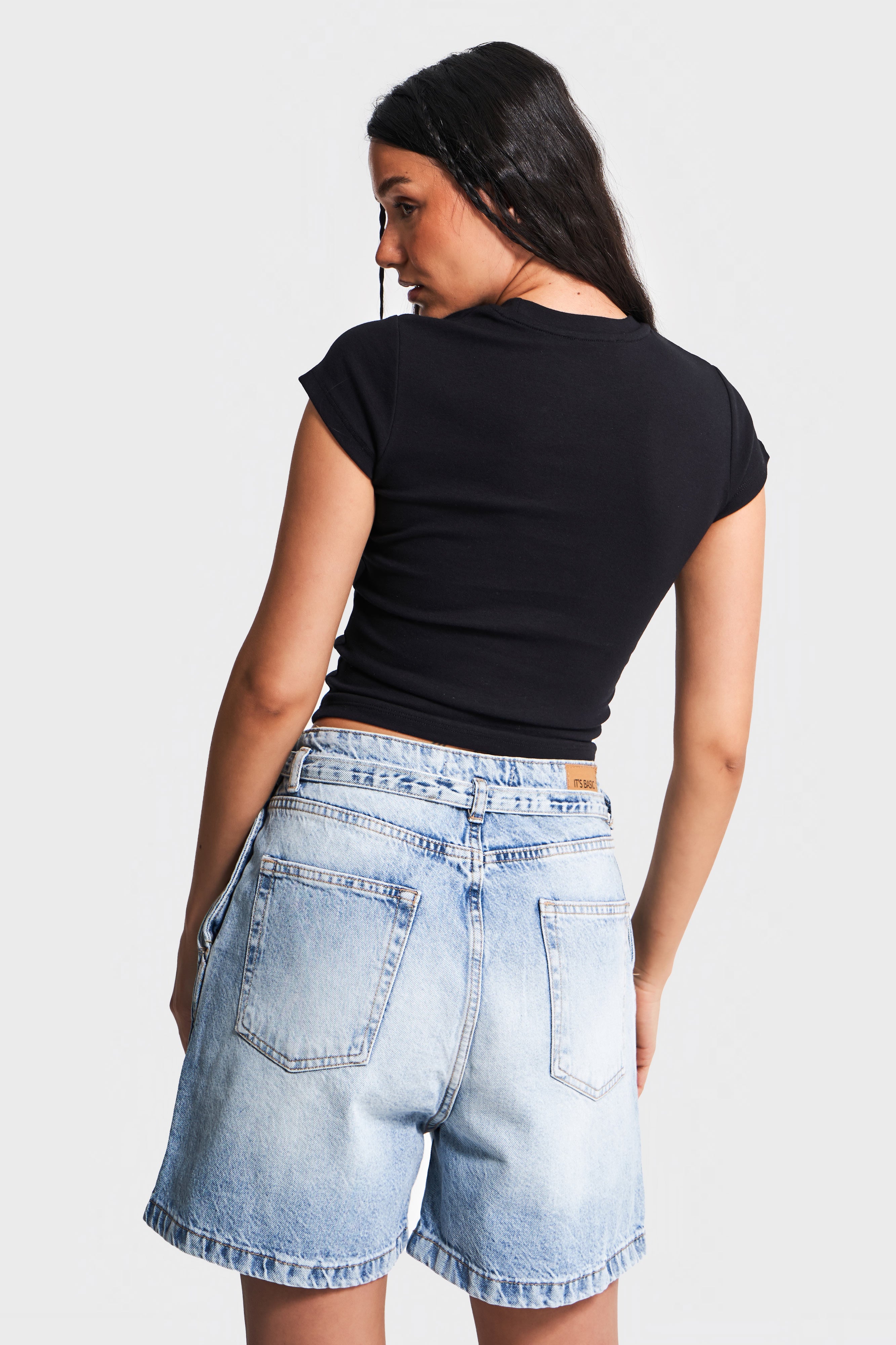 Kadın Snow Kot Rengi 4s5-27 Kemer Detaylı Midi Boy Pileli %100 Koton Denim Şort
