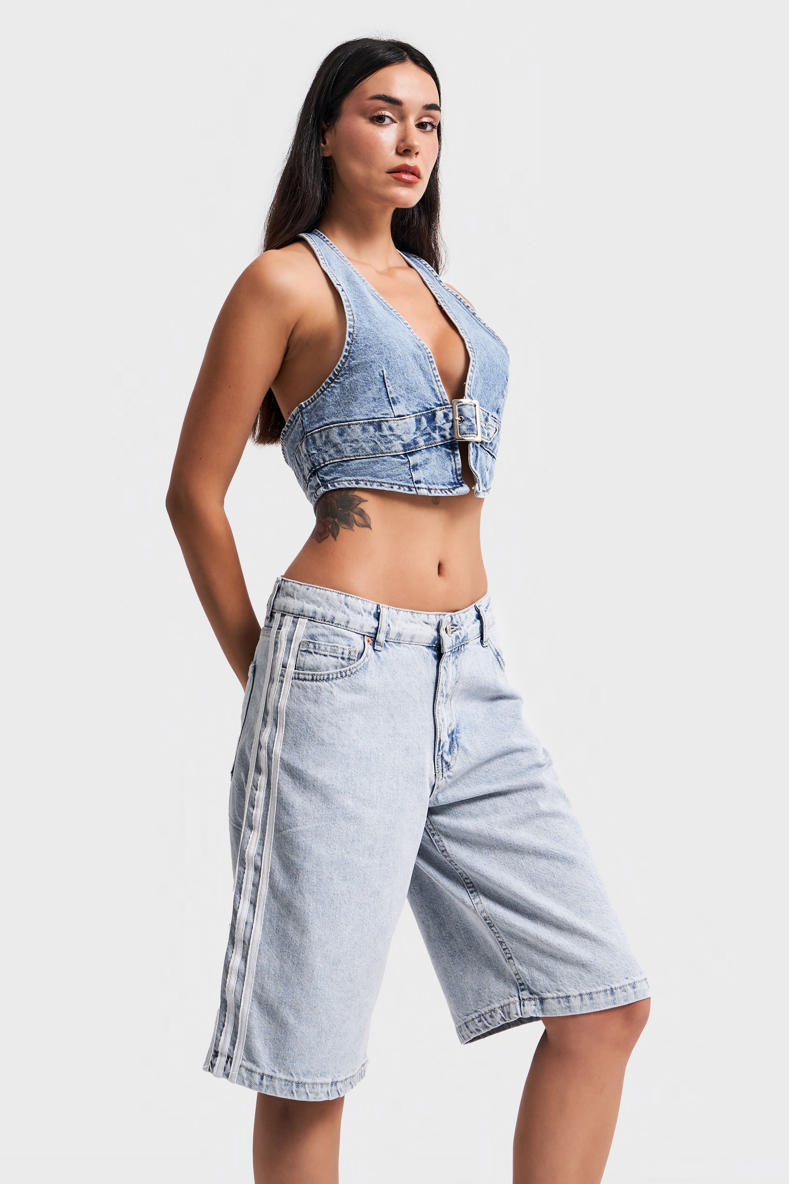 Kadın Snow Kot Rengi Yandan Şerit Detaylı Tasarım Midi Boy Denim Şort