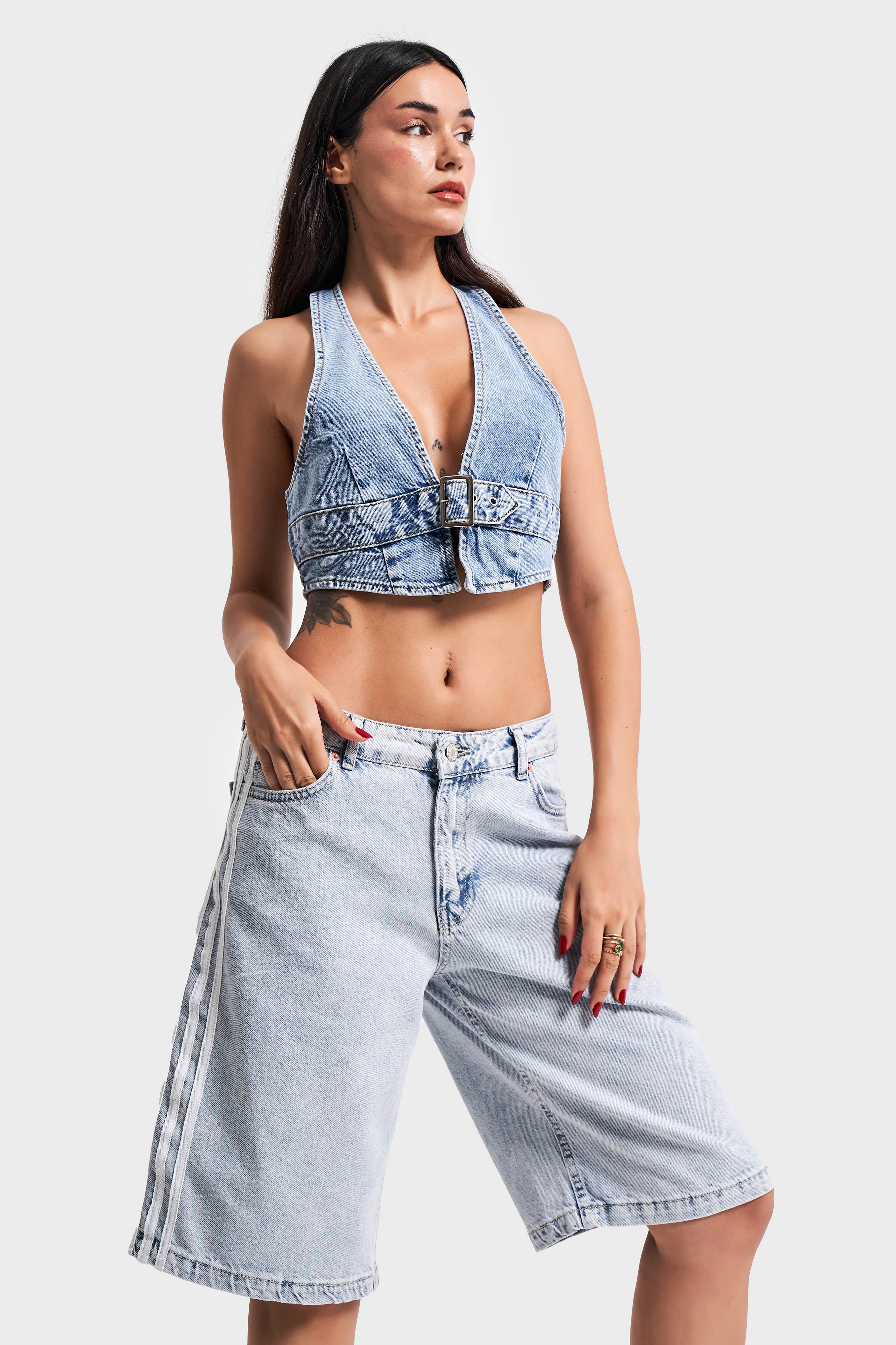 Kadın Snow Kot Rengi Yandan Şerit Detaylı Tasarım Midi Boy Denim Şort