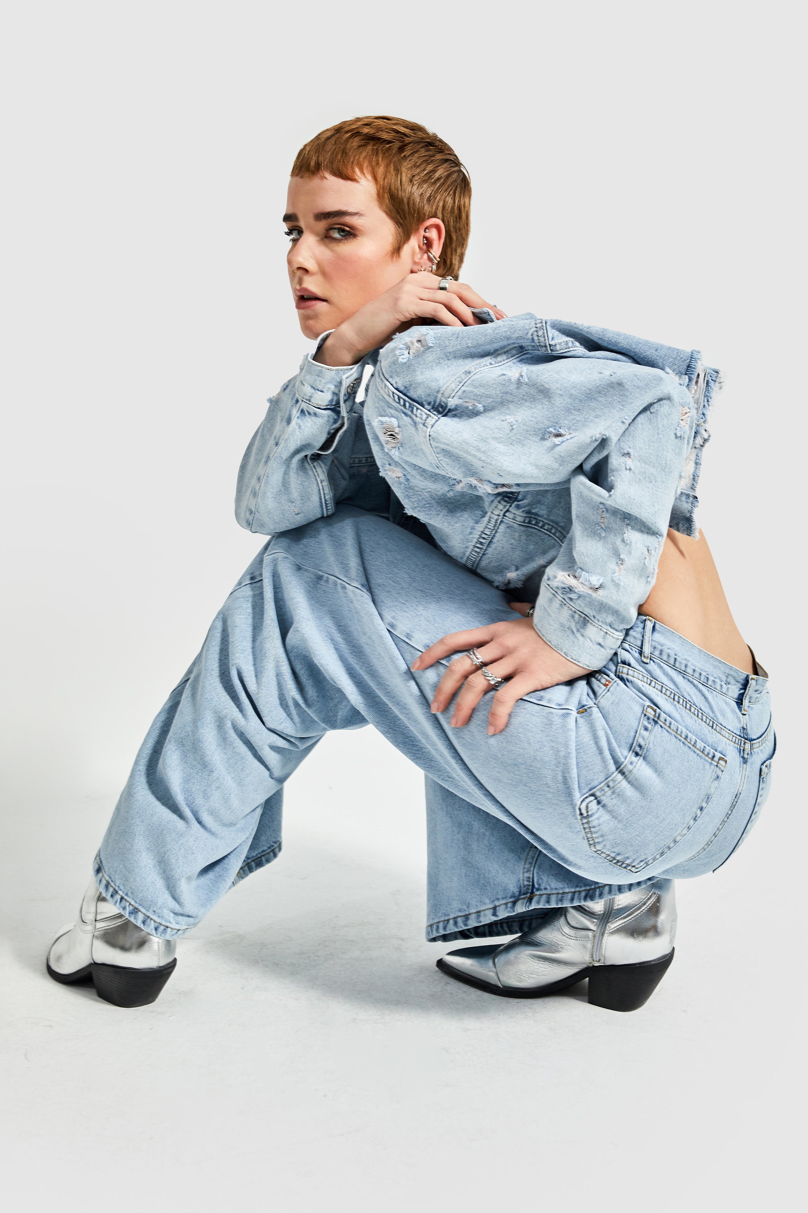 Women's Snow Denim Color Ripped Detail Crop Jacket