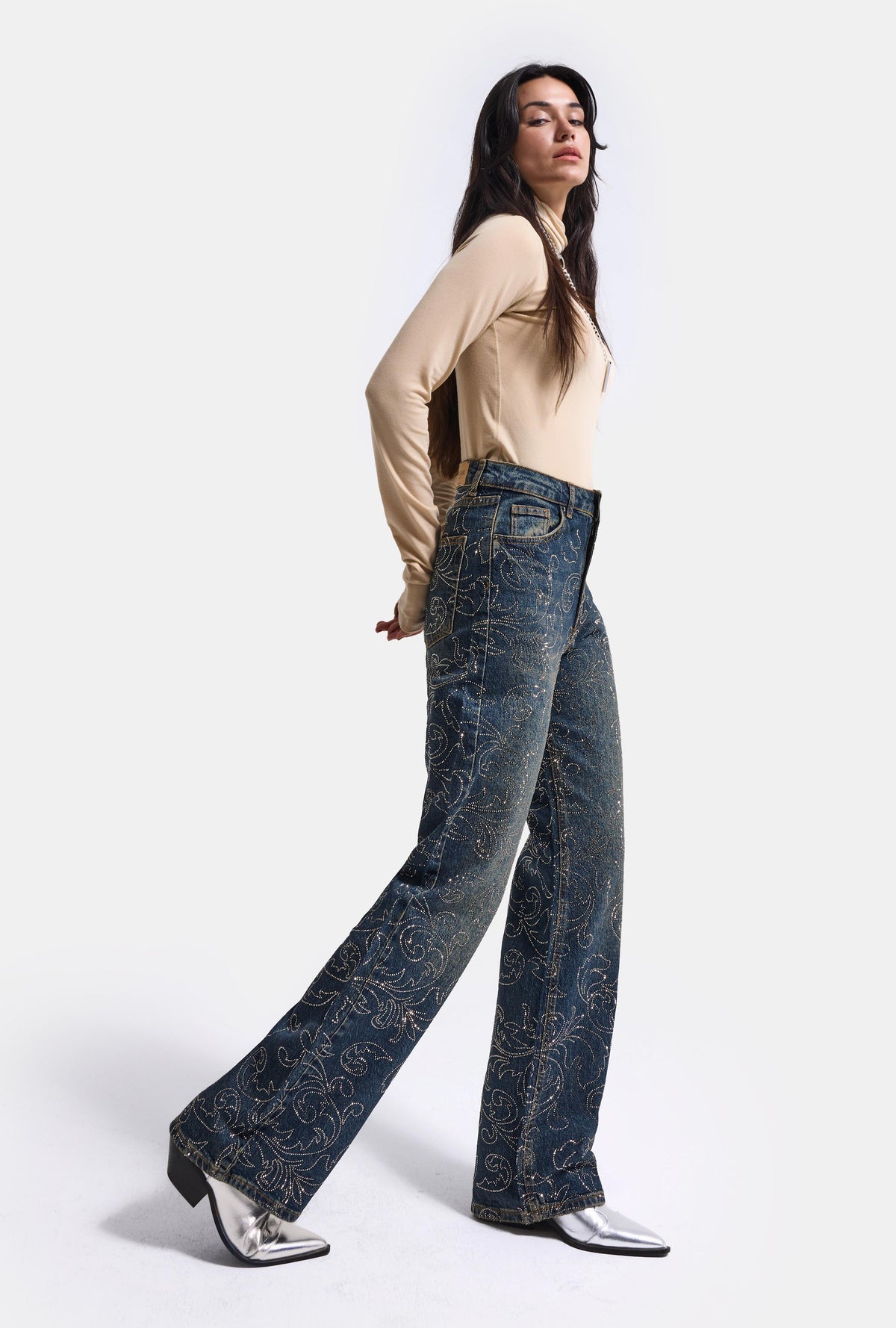 Kadın T-2w6-8 Straight Fit Özel Desen Parlak Taş Tasarım Denim Jean