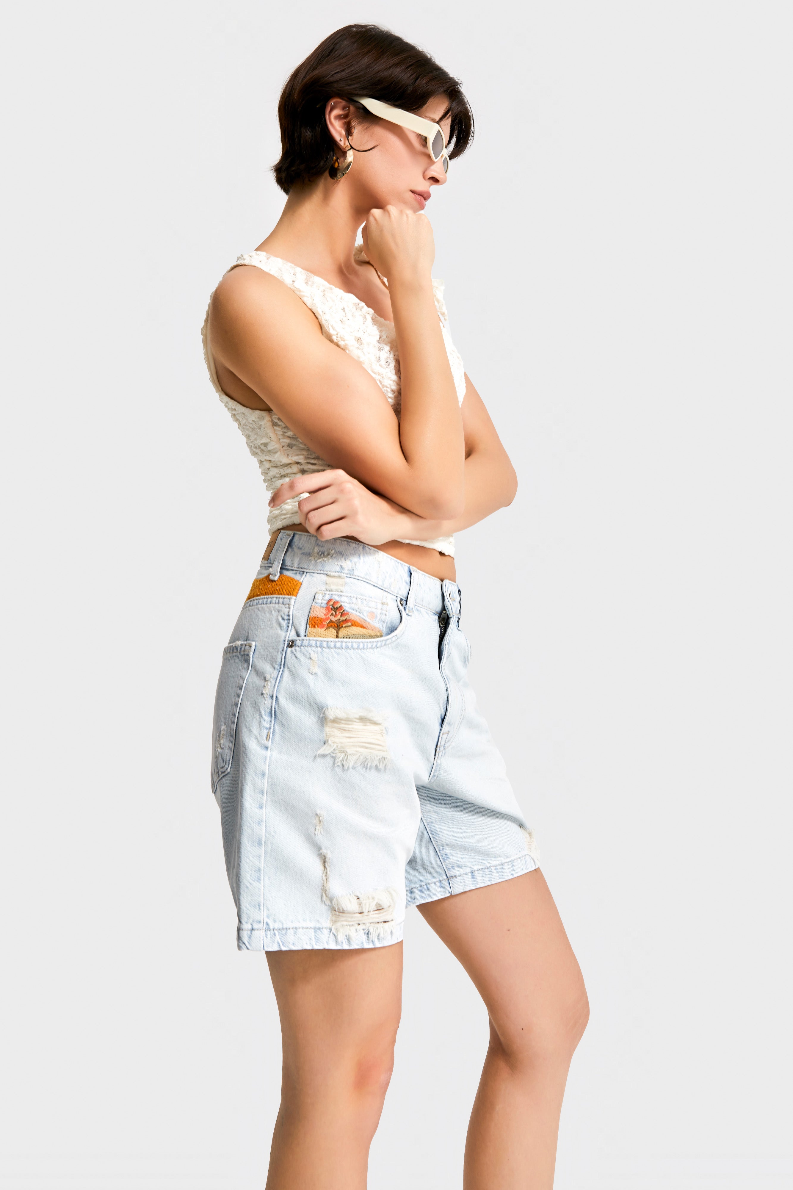 Kadın T.Kot Rengi 12s5-99 Midi Boy Mom Fit Nakış Detaylı %100 Koton Tasarım Denim Şort