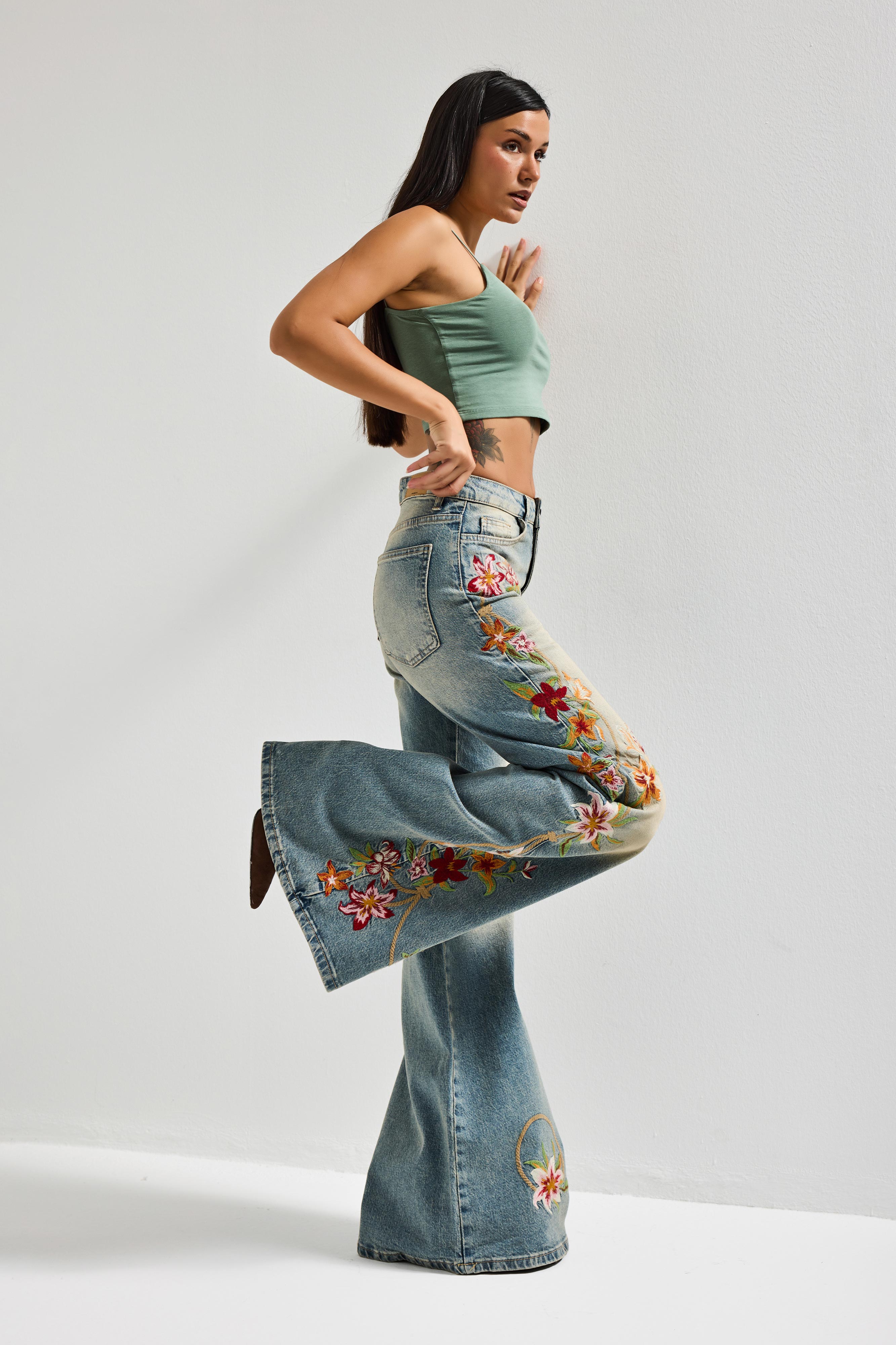 Kadın T.Kot Rengi 4s6-32 Flare Fit Elastan Kumaş Özel Nakış Detaylı Tasarım Denim Jean