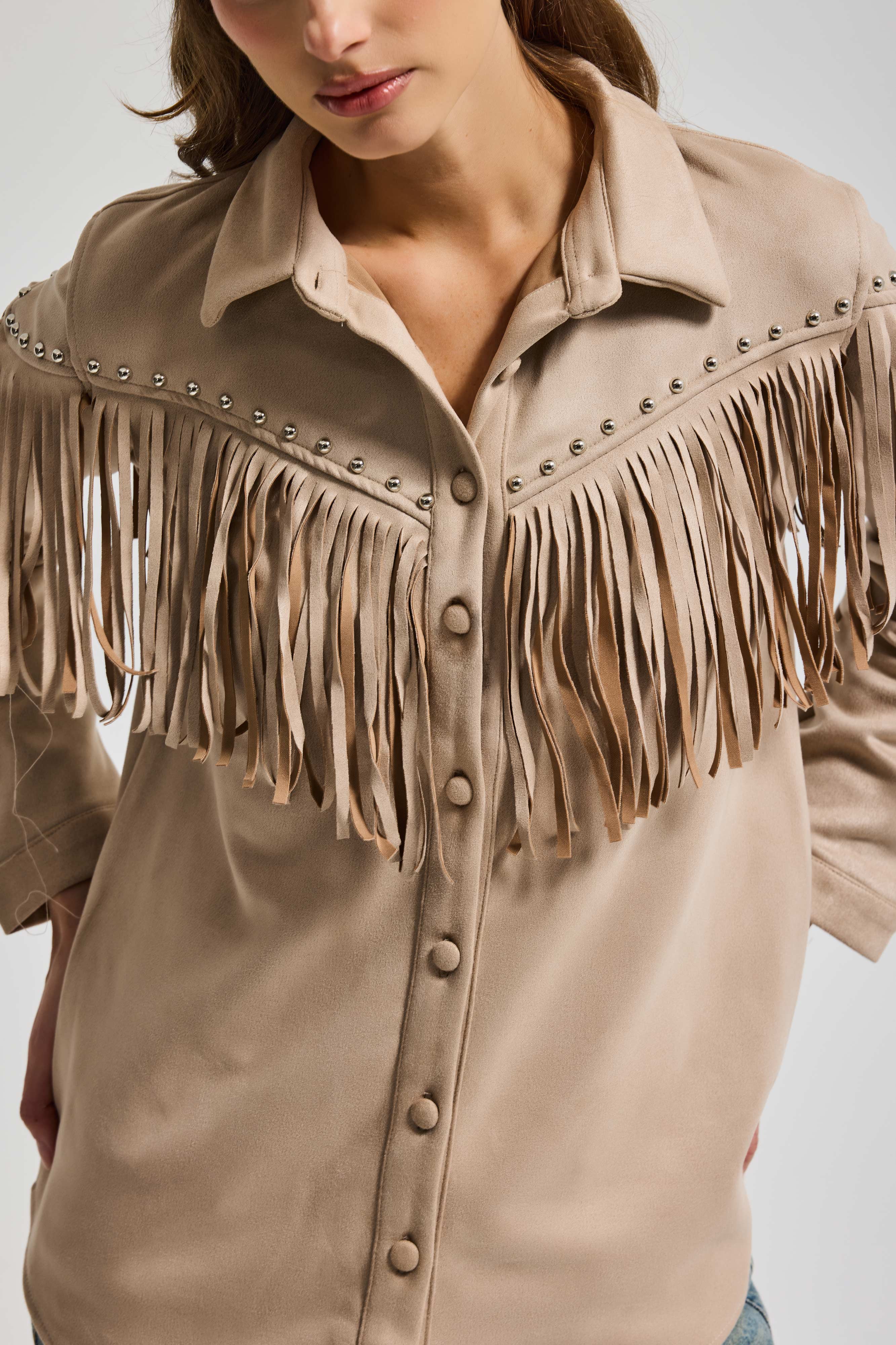 Kadın Taş Renk Süet Kumaş Püskül ve Drop Detaylı Tasarım Gömlek Ceket