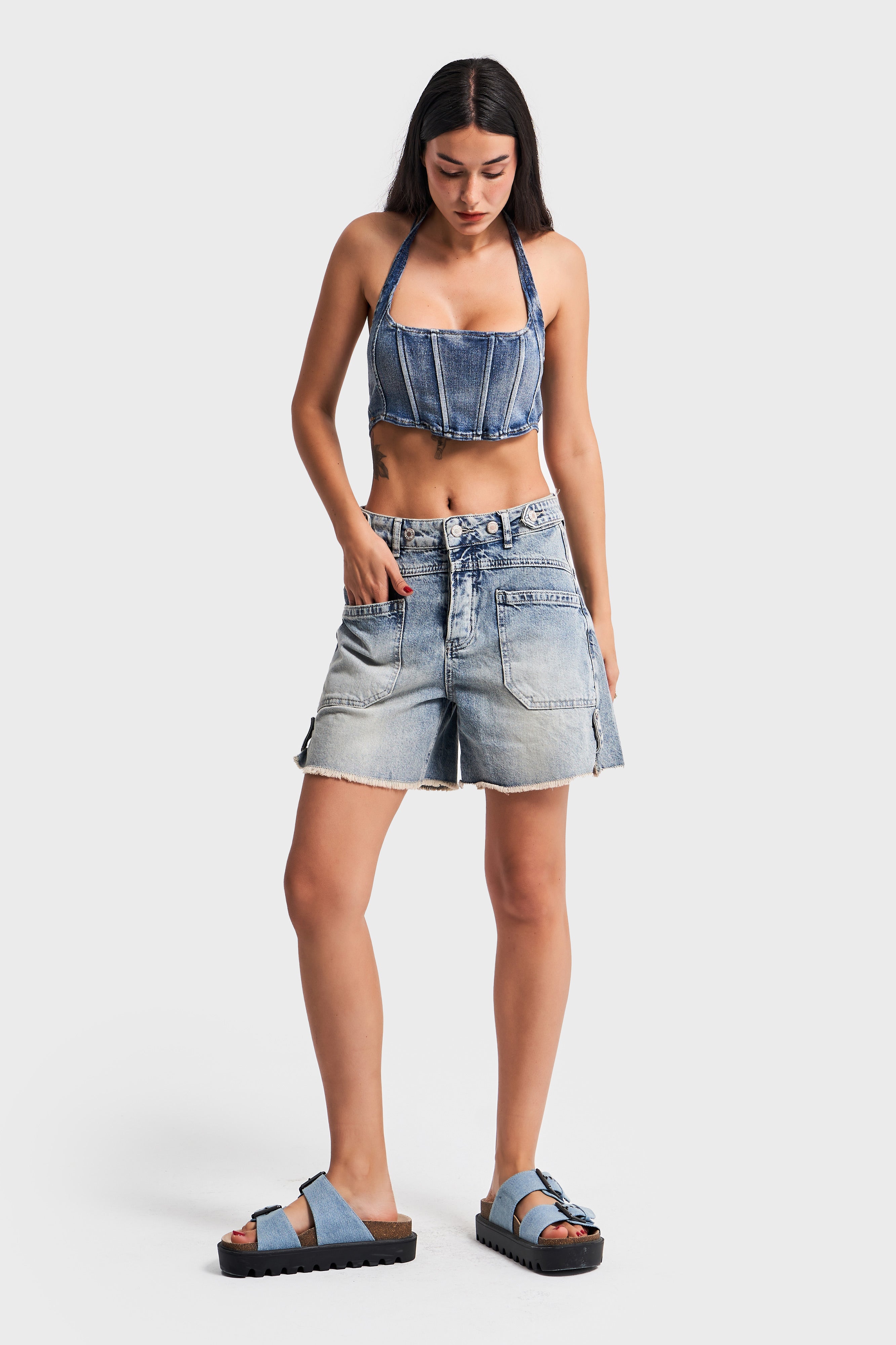 Women's Tint Denim Color Belt Detailed Front Pocket Denim Shorts