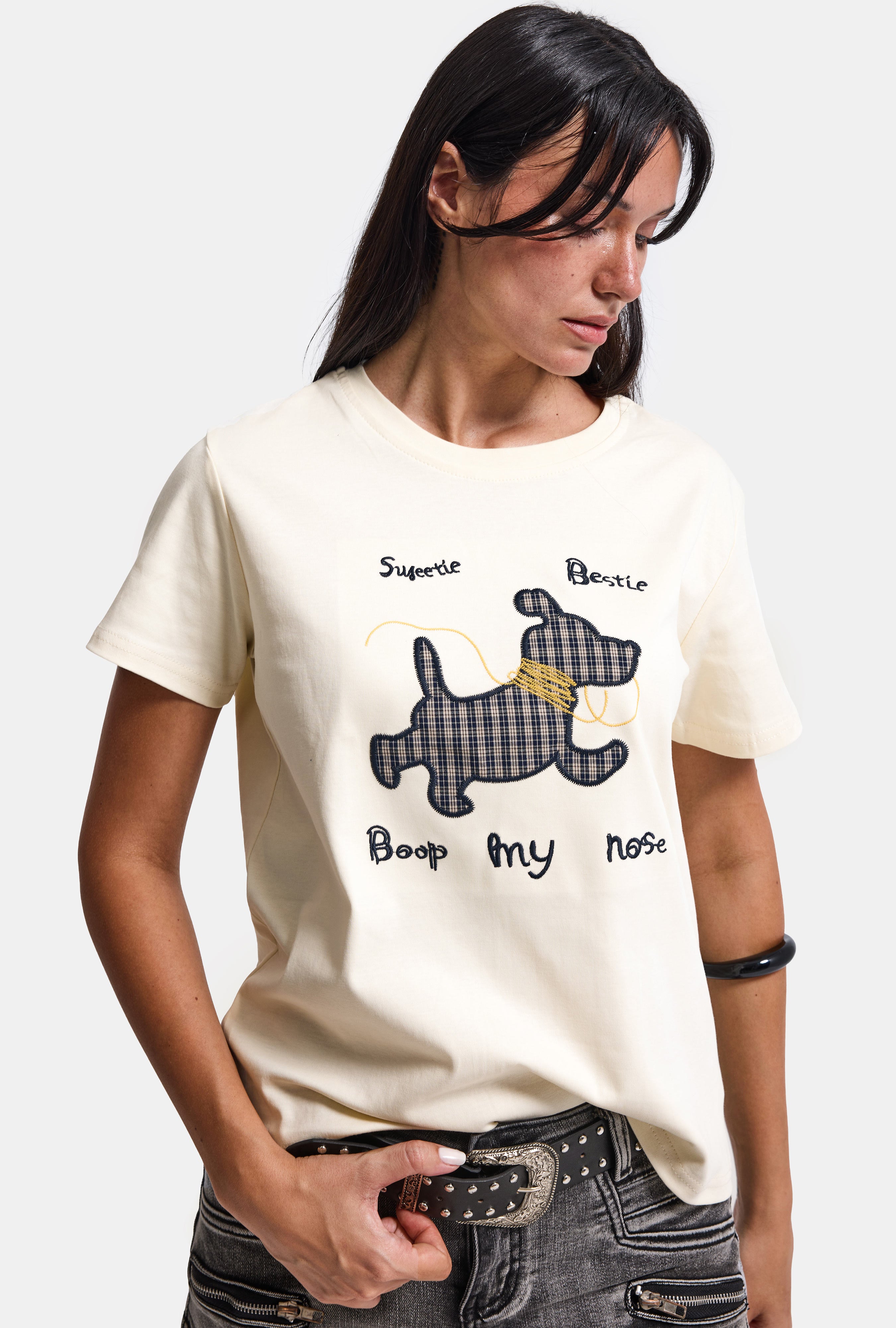 Kadın Bej Bol Kesim Köpek Nakışlı Özel Tasarım T-Shirt
